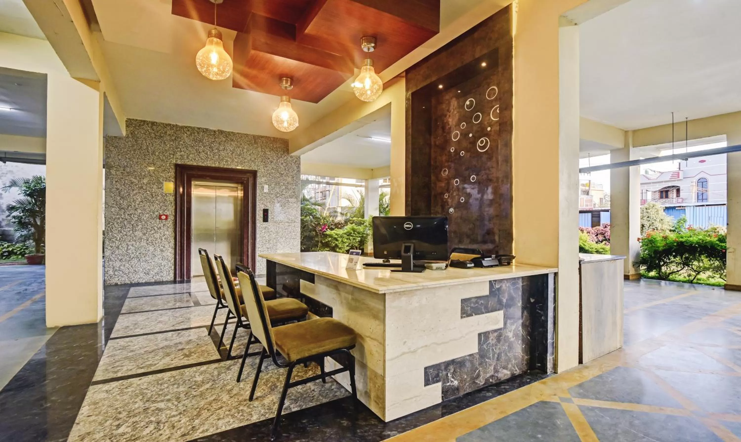 Lobby or reception in Treebo Kingsbury Fiesta Vellore