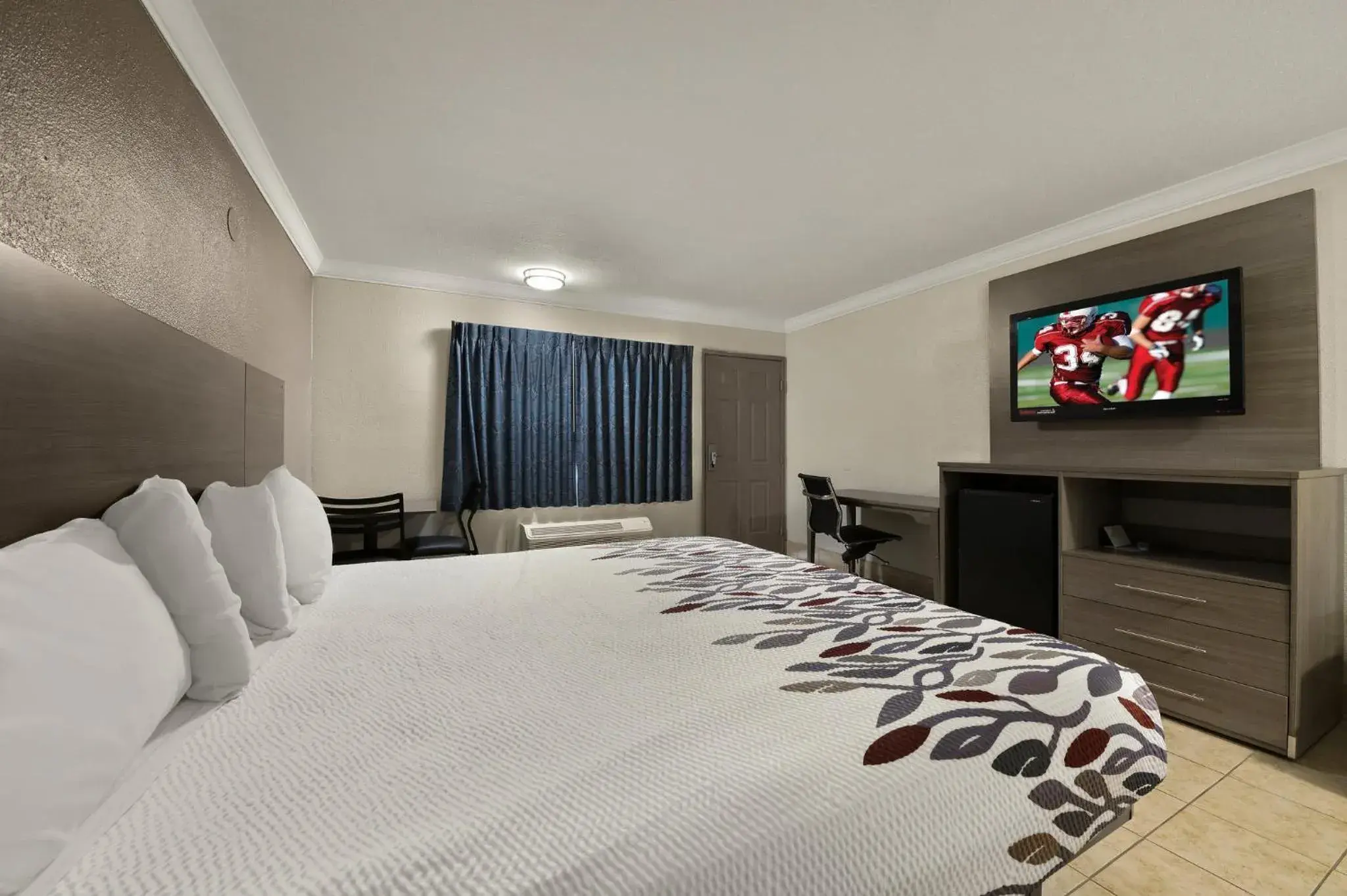 Standard King Room Non-Smoking in Red Roof Inn Los Angeles - Bellflower Standard King Room Non-Smoking in Red Roof Inn Los Angeles - Bellflower