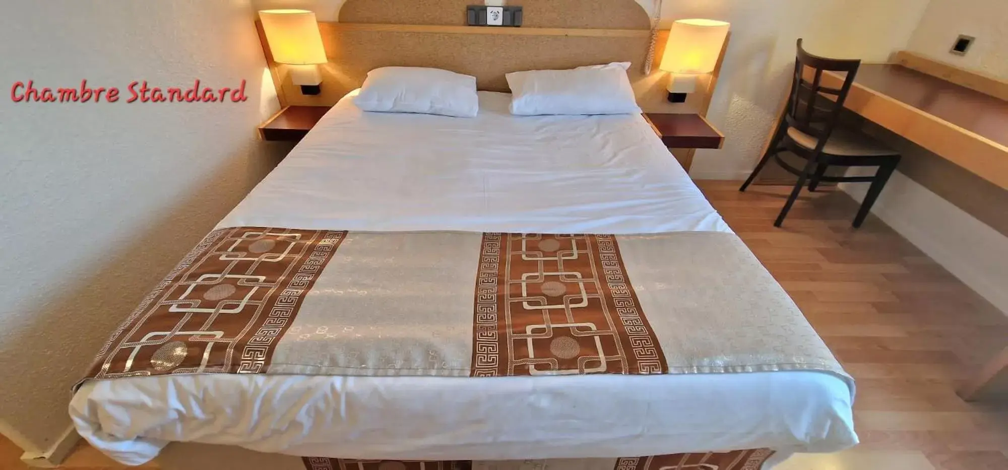 1 Double Bed in Kyriad Direct Arpajon 1 Double Bed in Kyriad Direct Arpajon