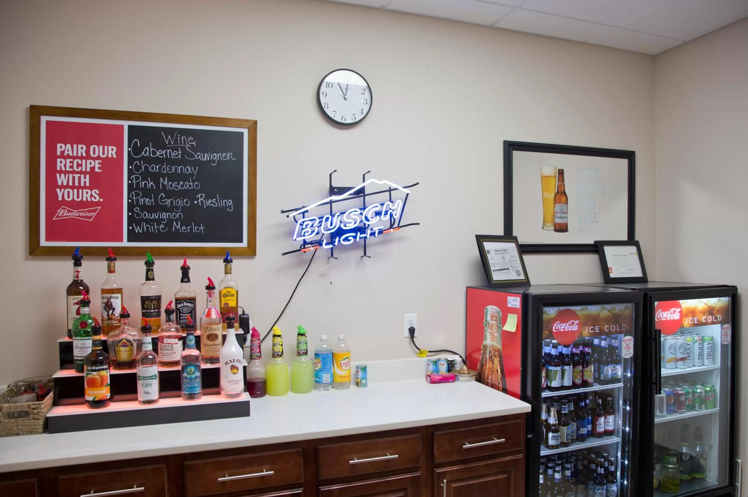 Alcoholic drinks in Cobblestone Inn & Suites - Boone