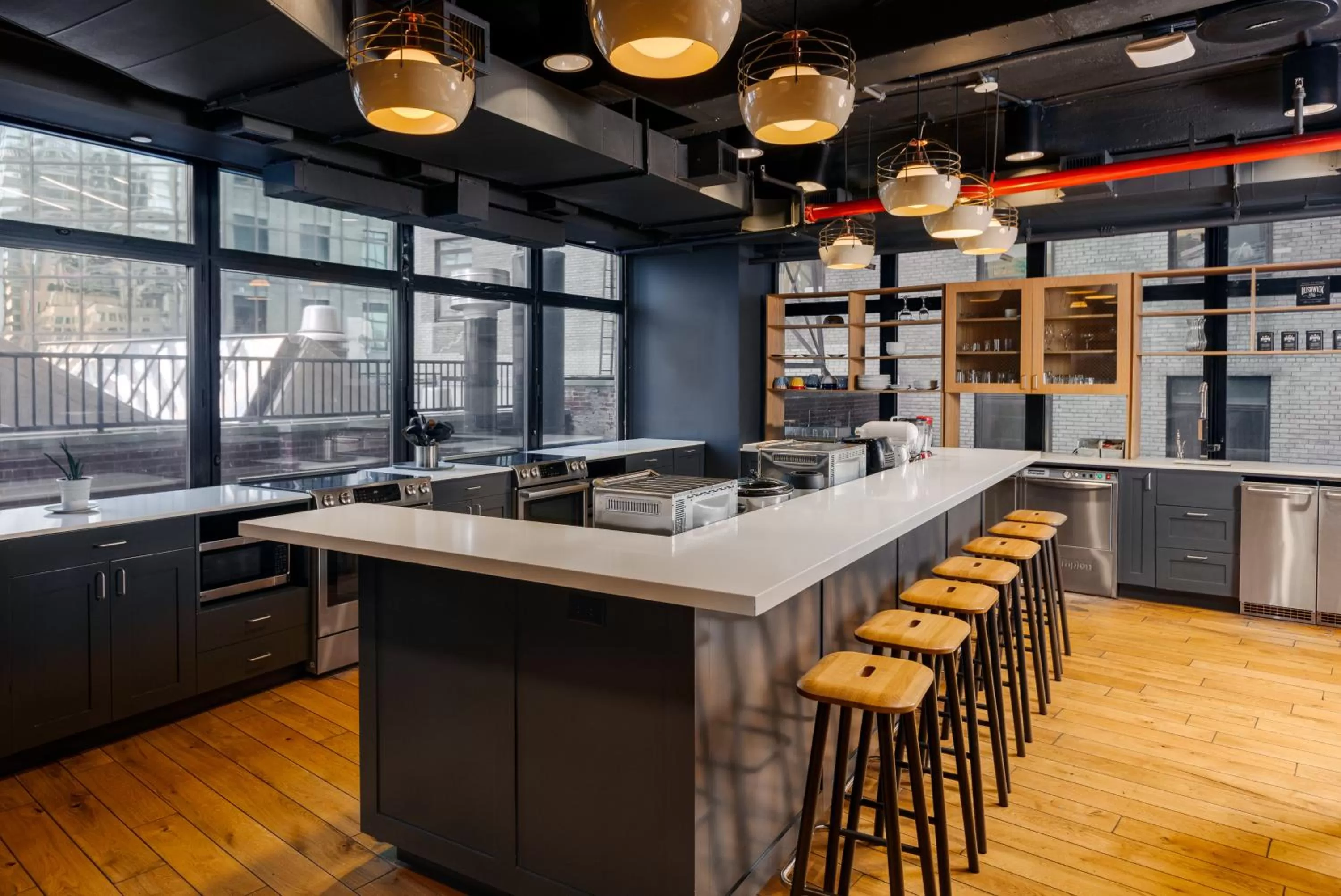 Kitchen or kitchenette in Placemakr Wall Street