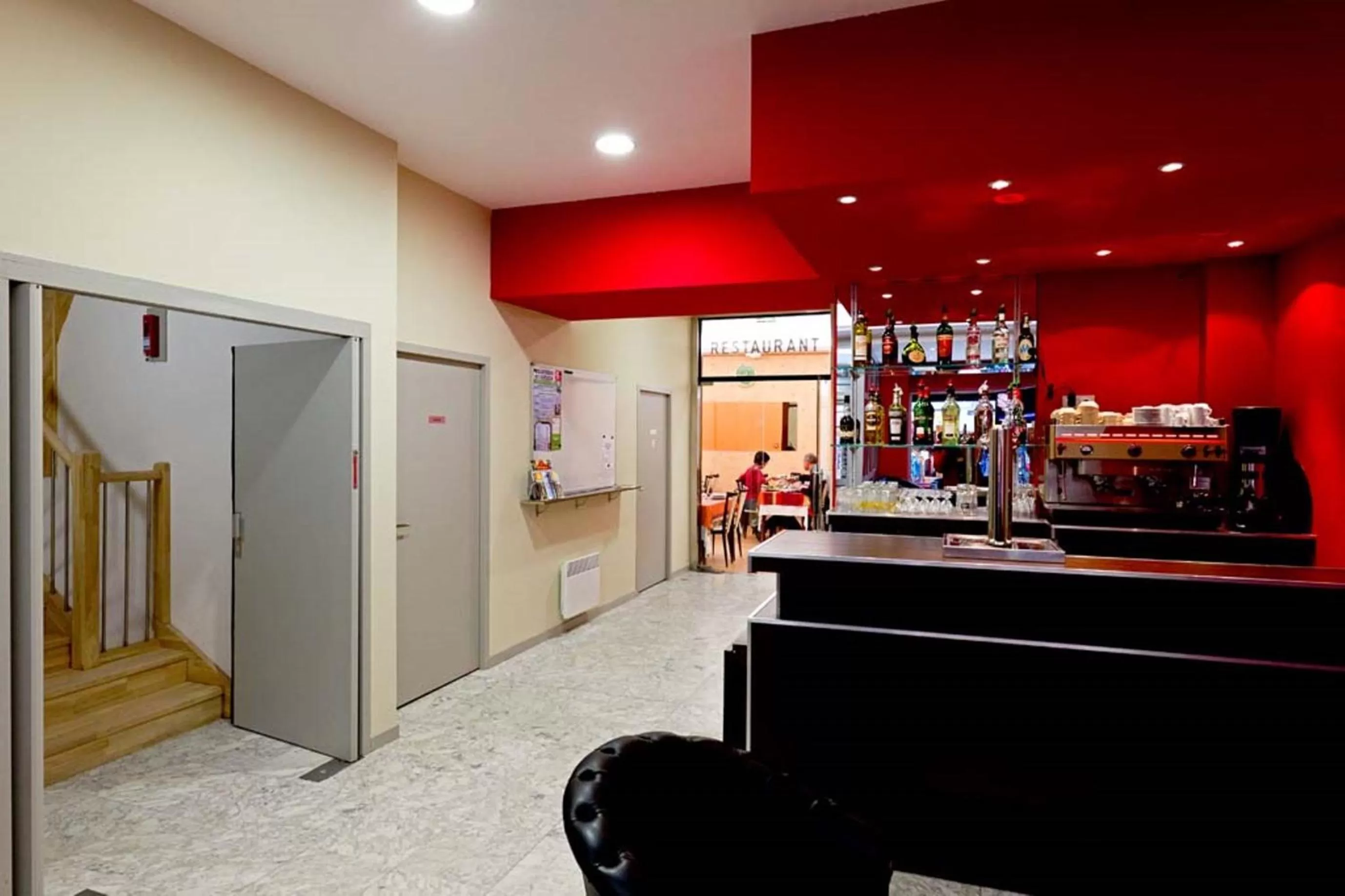 Lounge or bar in Hôtel Saint Etienne