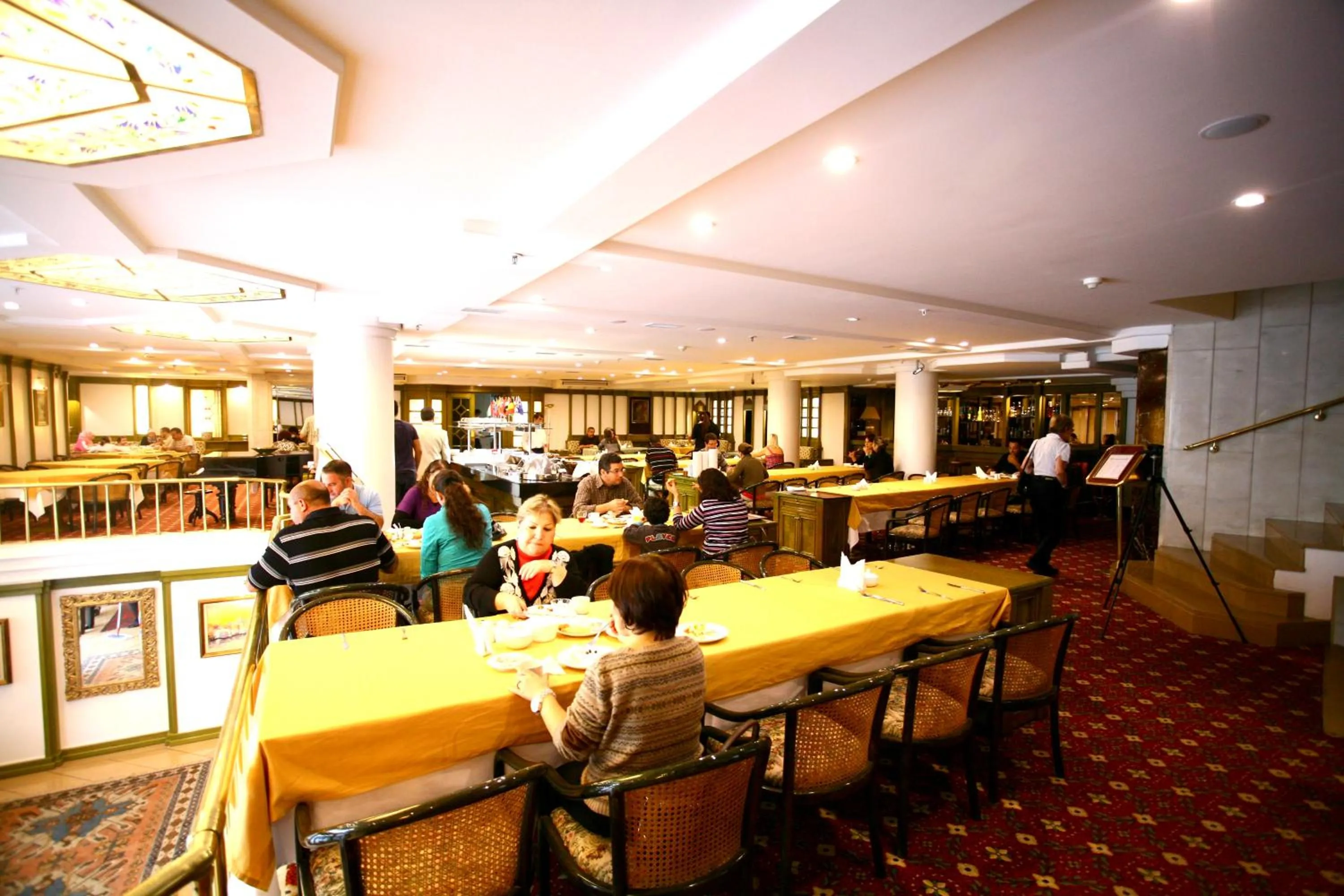 Restaurant/places to eat in Istanbul Royal Hotel