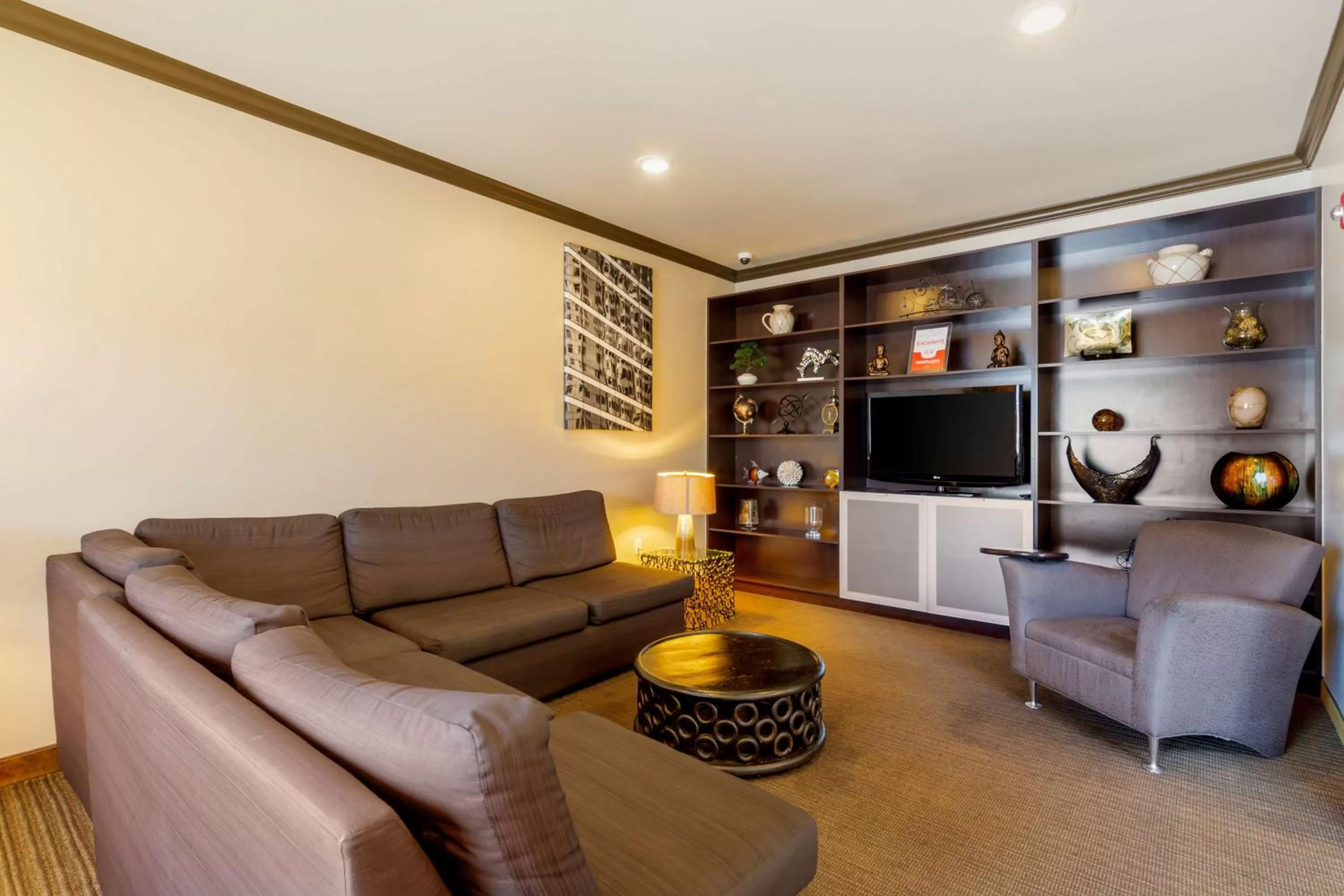 Lobby or reception in Best Western Plus Miami Airport North Hotel & Suites