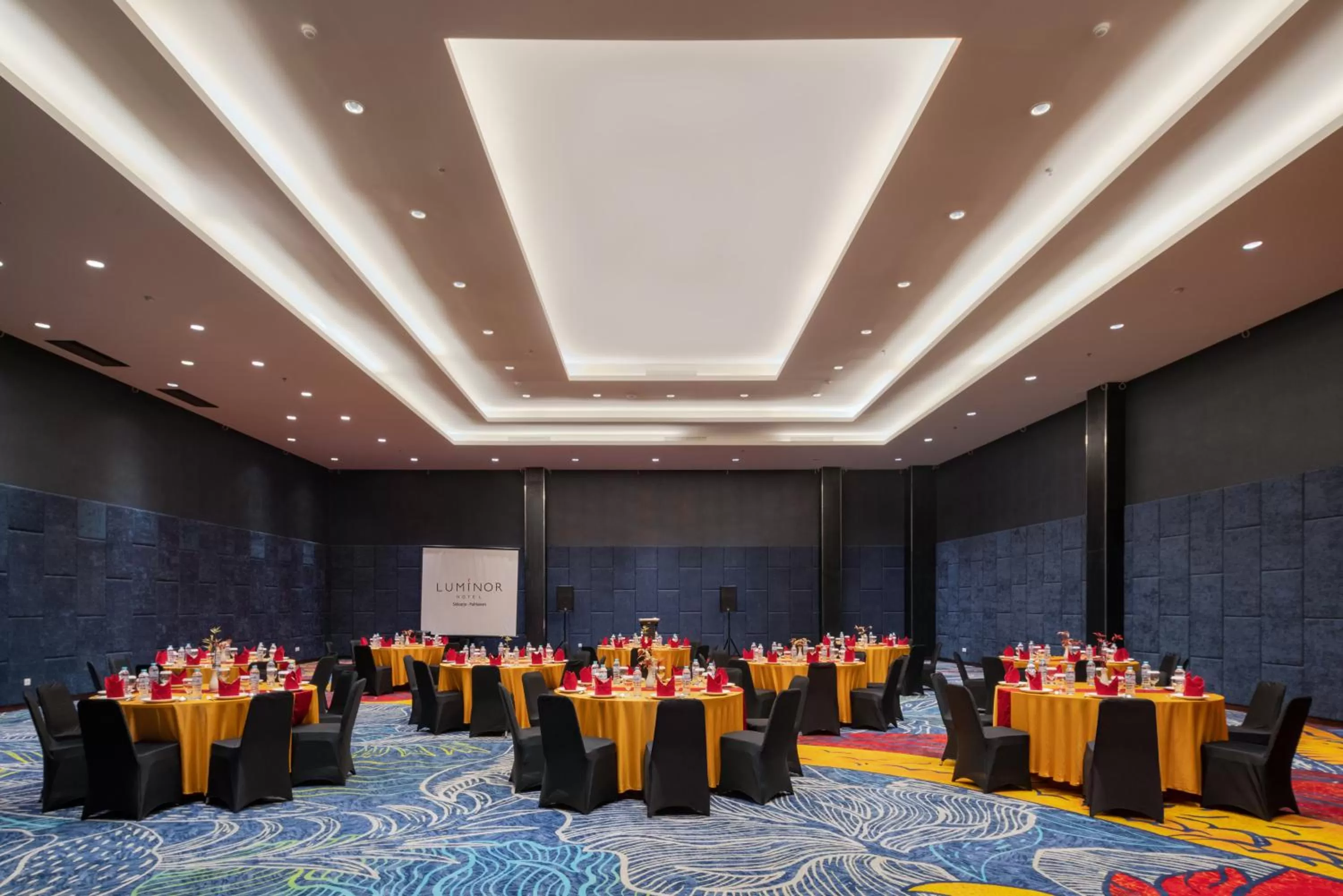 Banquet/Function facilities in Luminor Hotel Airport Sidoarjo By WH , Best Choice and Strategic Location with a Rooftop area in Town