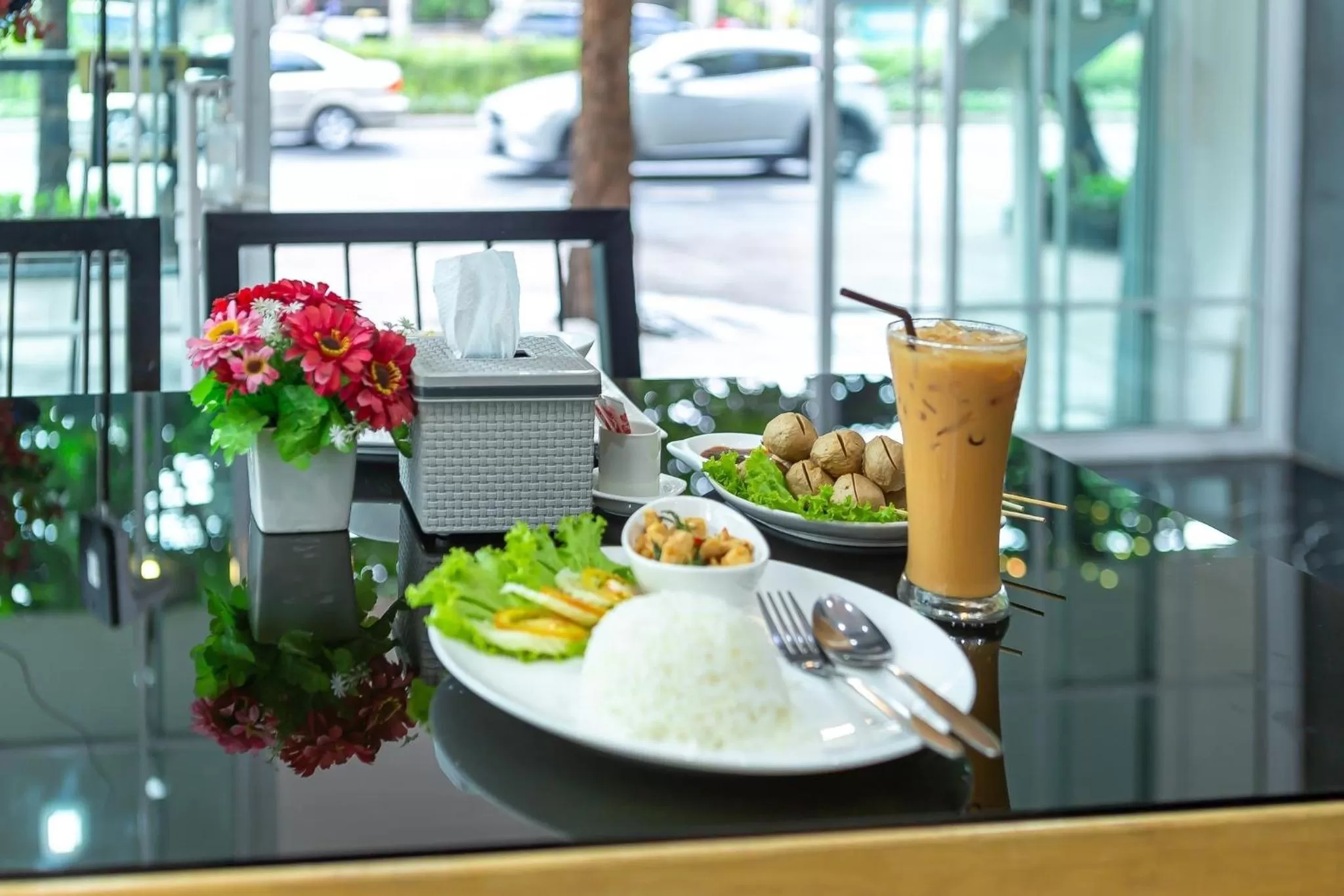 Food and drinks in Bed by Tha-Pra SHA Plus