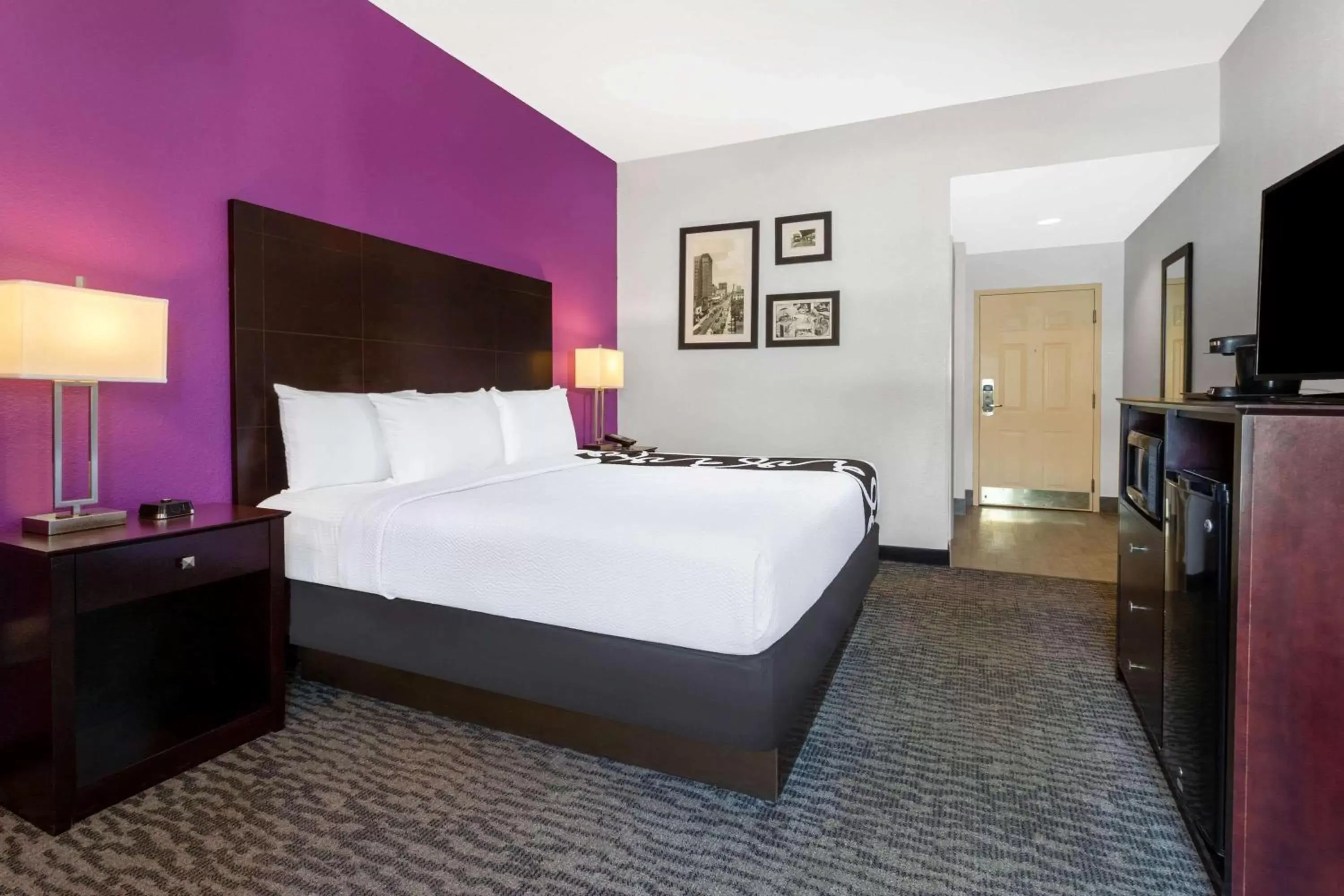 1 King Bed, Efficiency Studio Suite, Full Kitchen, Non-Smoking in La Quinta by Wyndham Tampa Bay Area-Tampa South 1 King Bed, Efficiency Studio Suite, Full Kitchen, Non-Smoking in La Quinta by Wyndham Tampa Bay Area-Tampa South