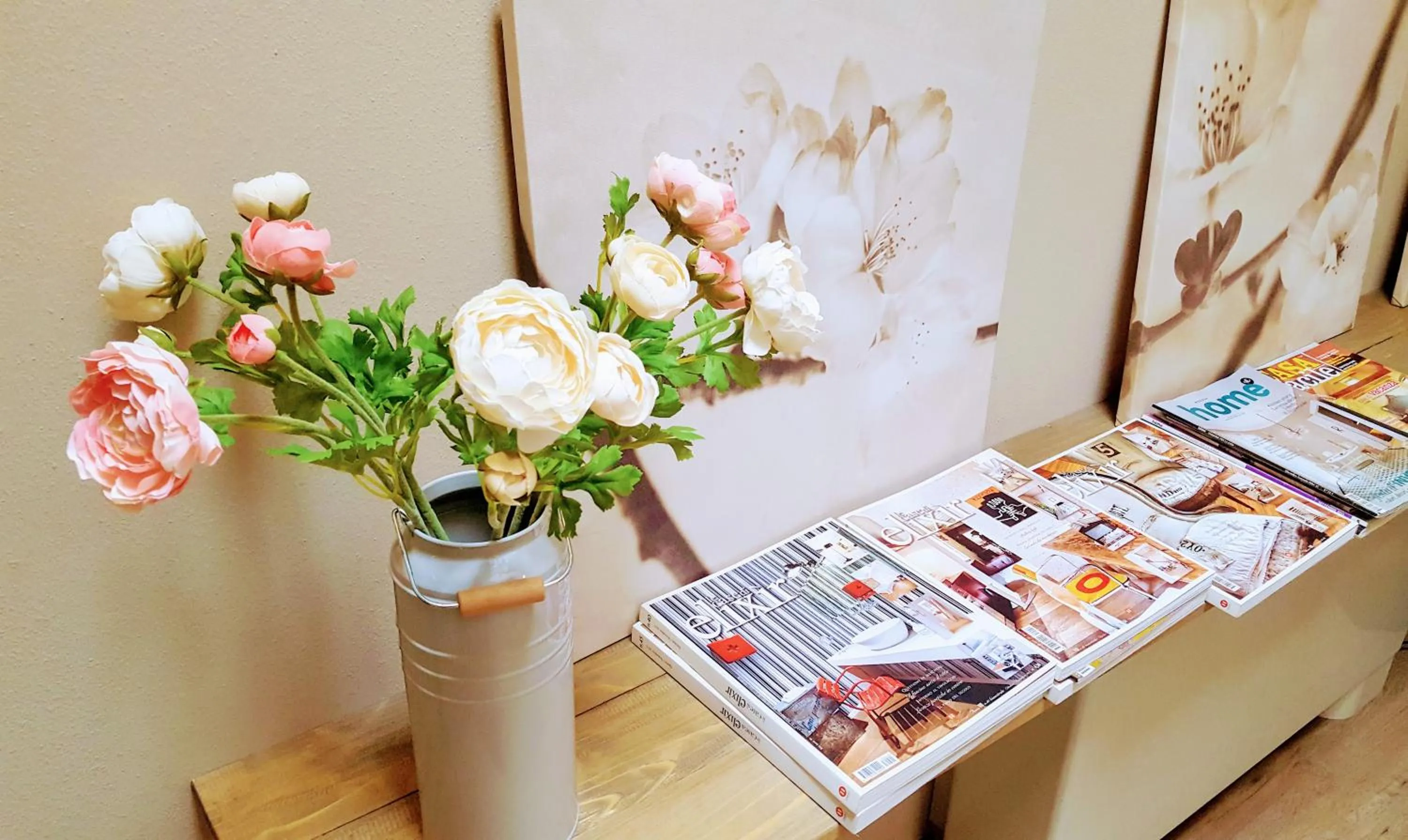 Communal lounge/ TV room in Locanda Avanguardia