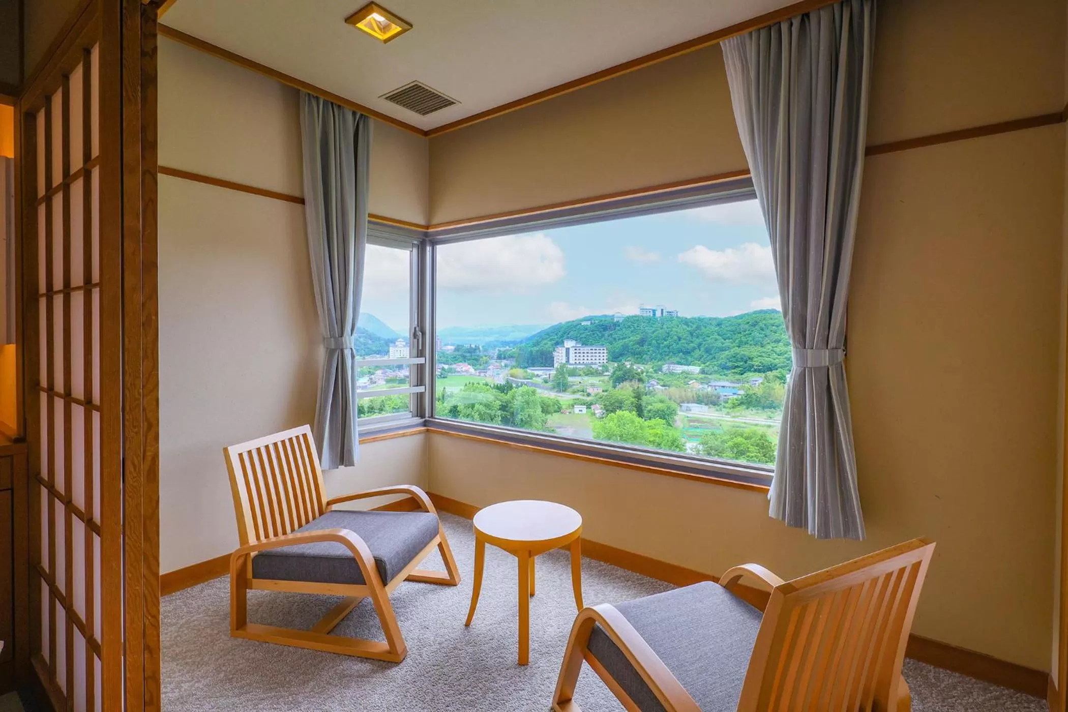 Photo of the whole room in TAOYA Akiu