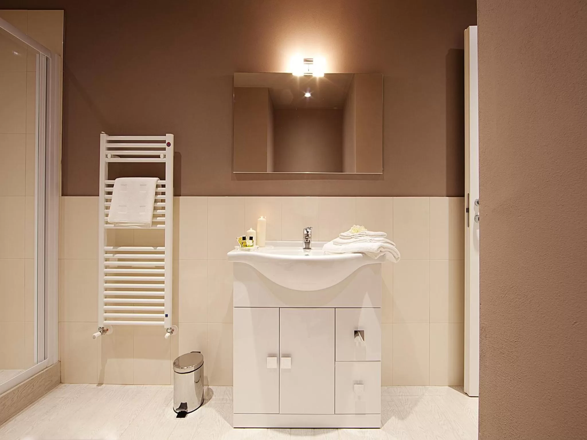 Shower in La Farina Apartments