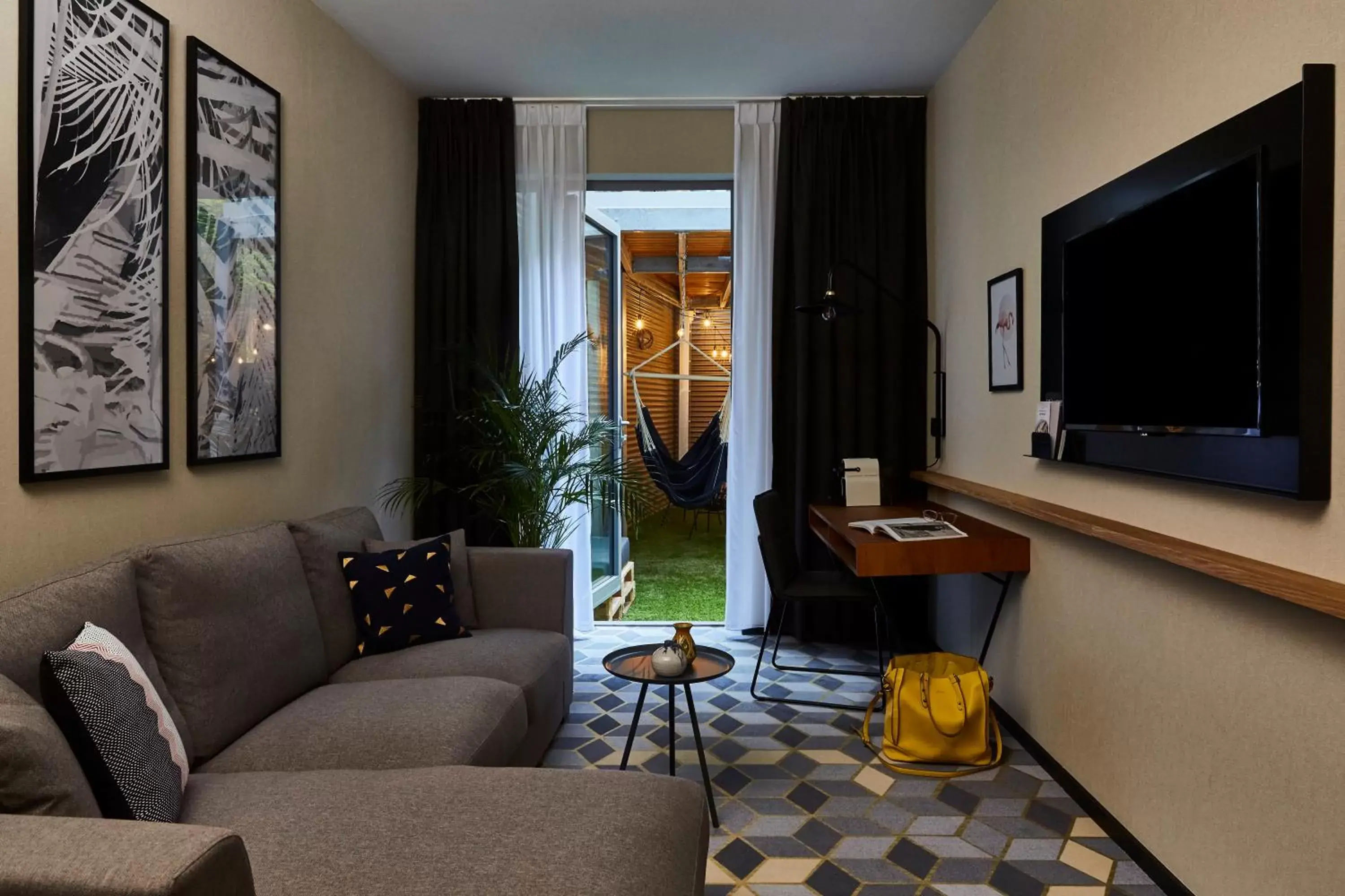 Suite with Patio Access in Hotel Indigo Antwerp City Centre, an IHG Hotel Suite with Patio Access in Hotel Indigo Antwerp City Centre, an IHG Hotel