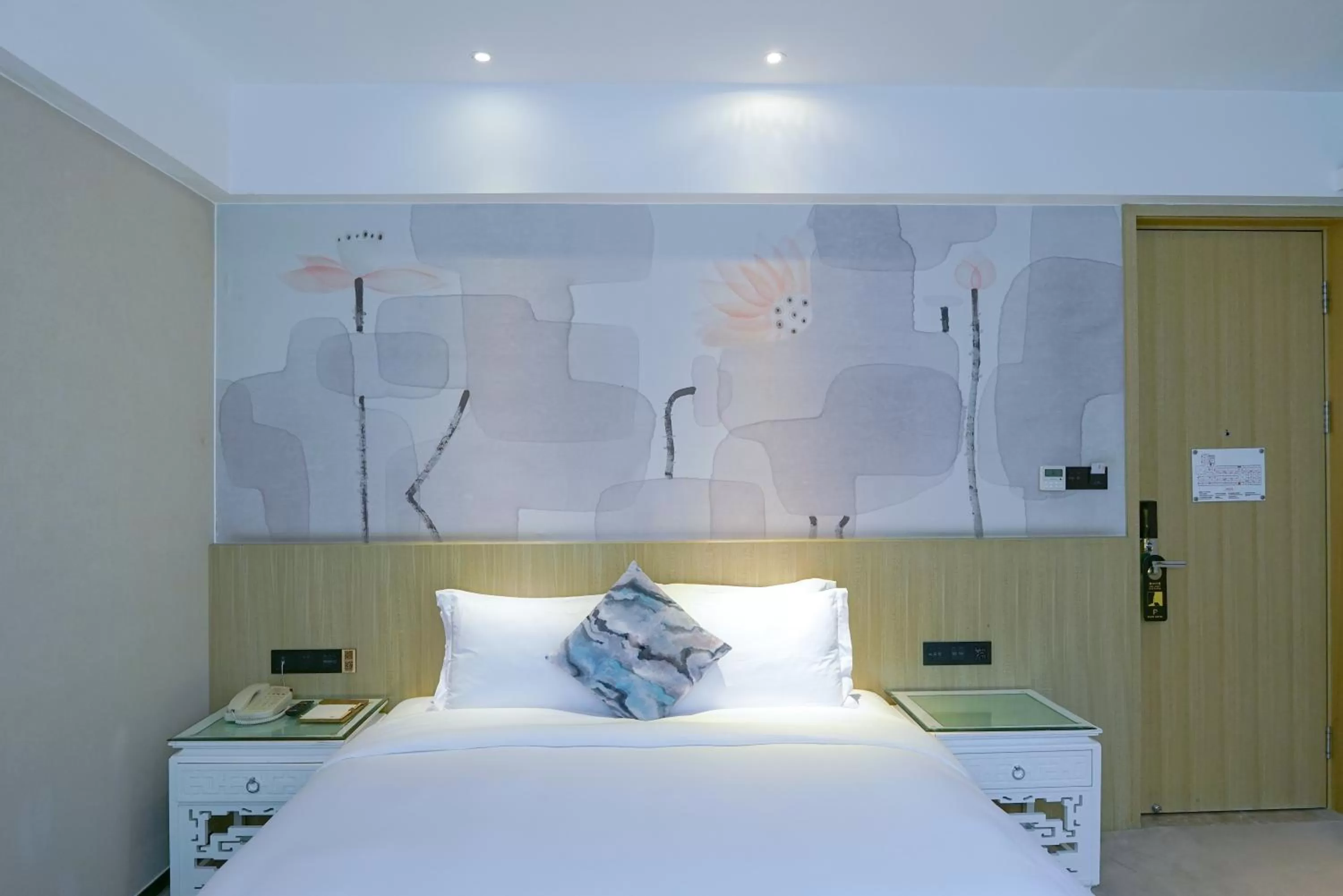 Bed in Paco Hotel Tiyuxilu Metro Guangzhou-Free Shuttle Bus fir Canton Fair