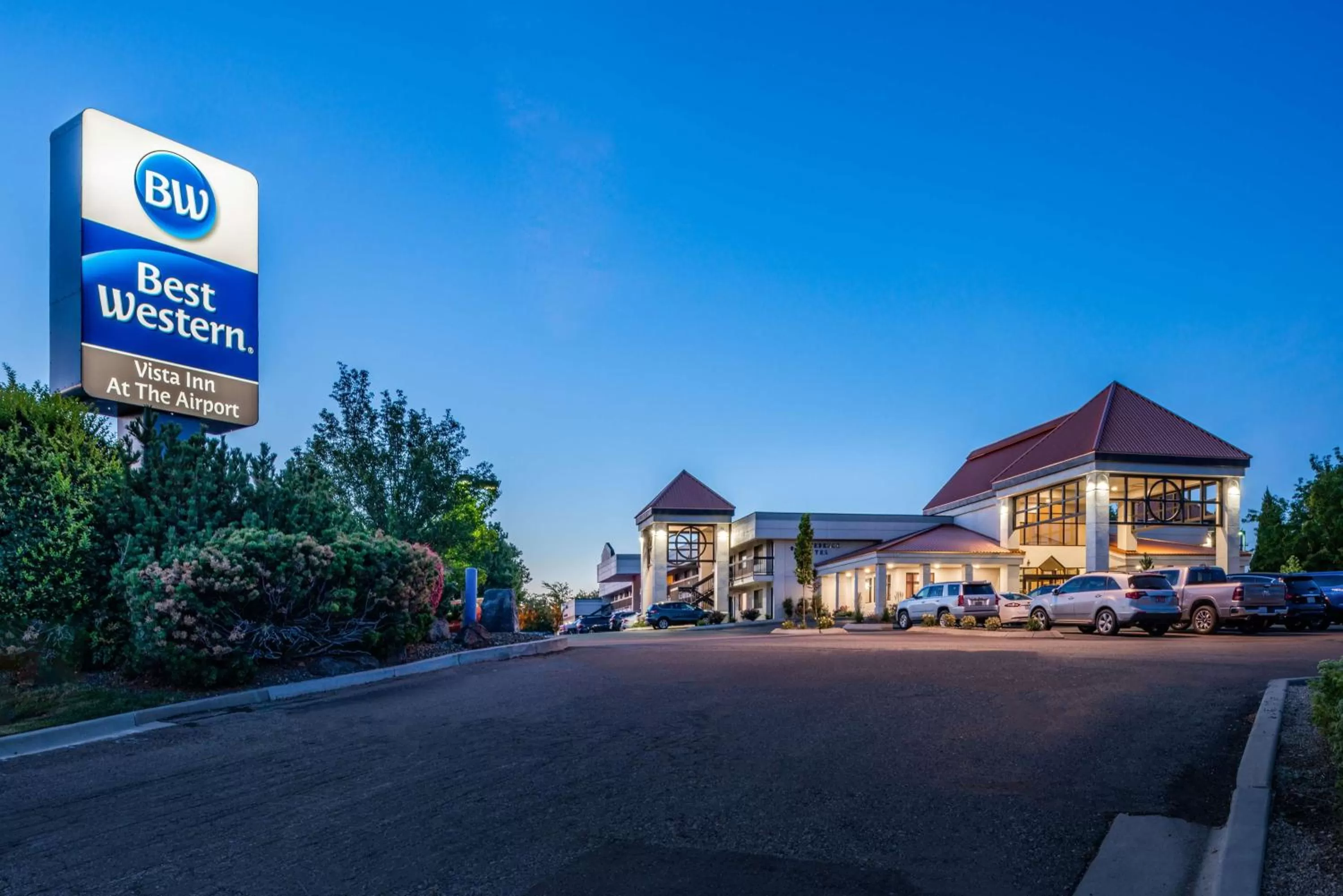 Property building in Best Western Vista Inn at the Airport