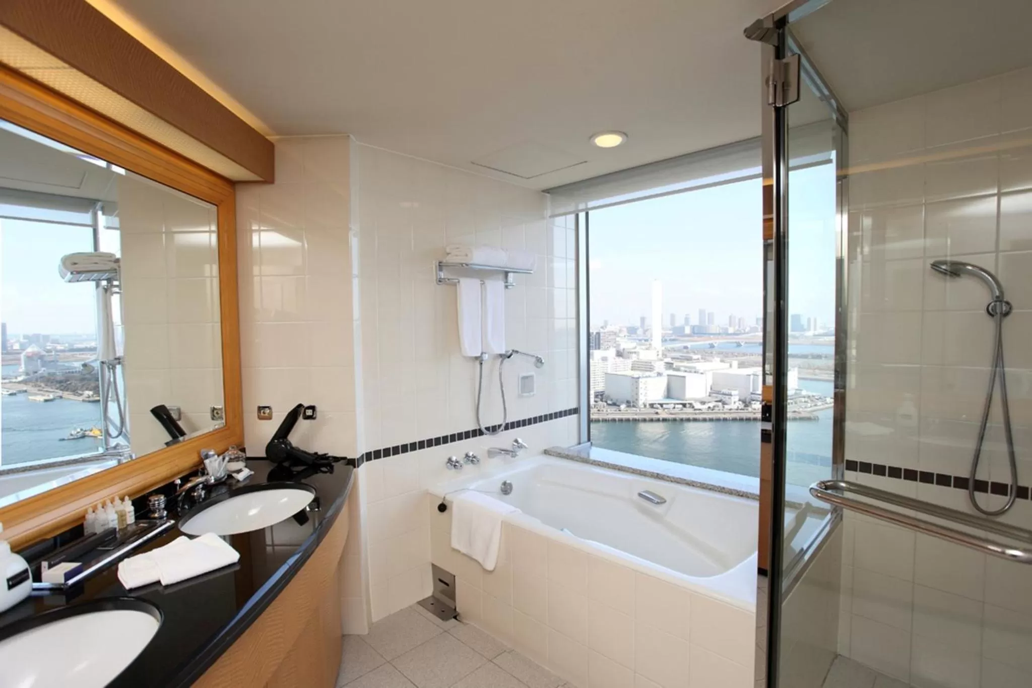 Bathroom in InterContinental Tokyo Bay by IHG