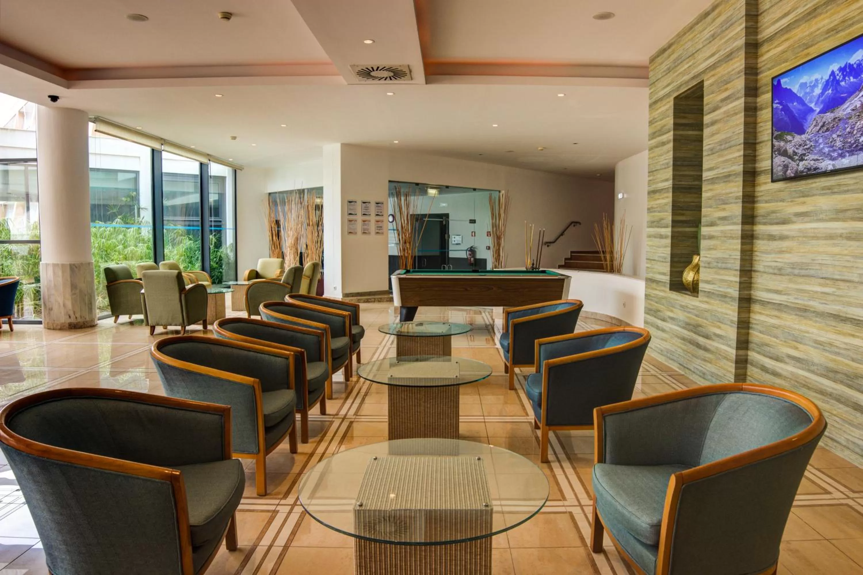 Lounge or bar in Pestana Alvor Park Suites Hotel