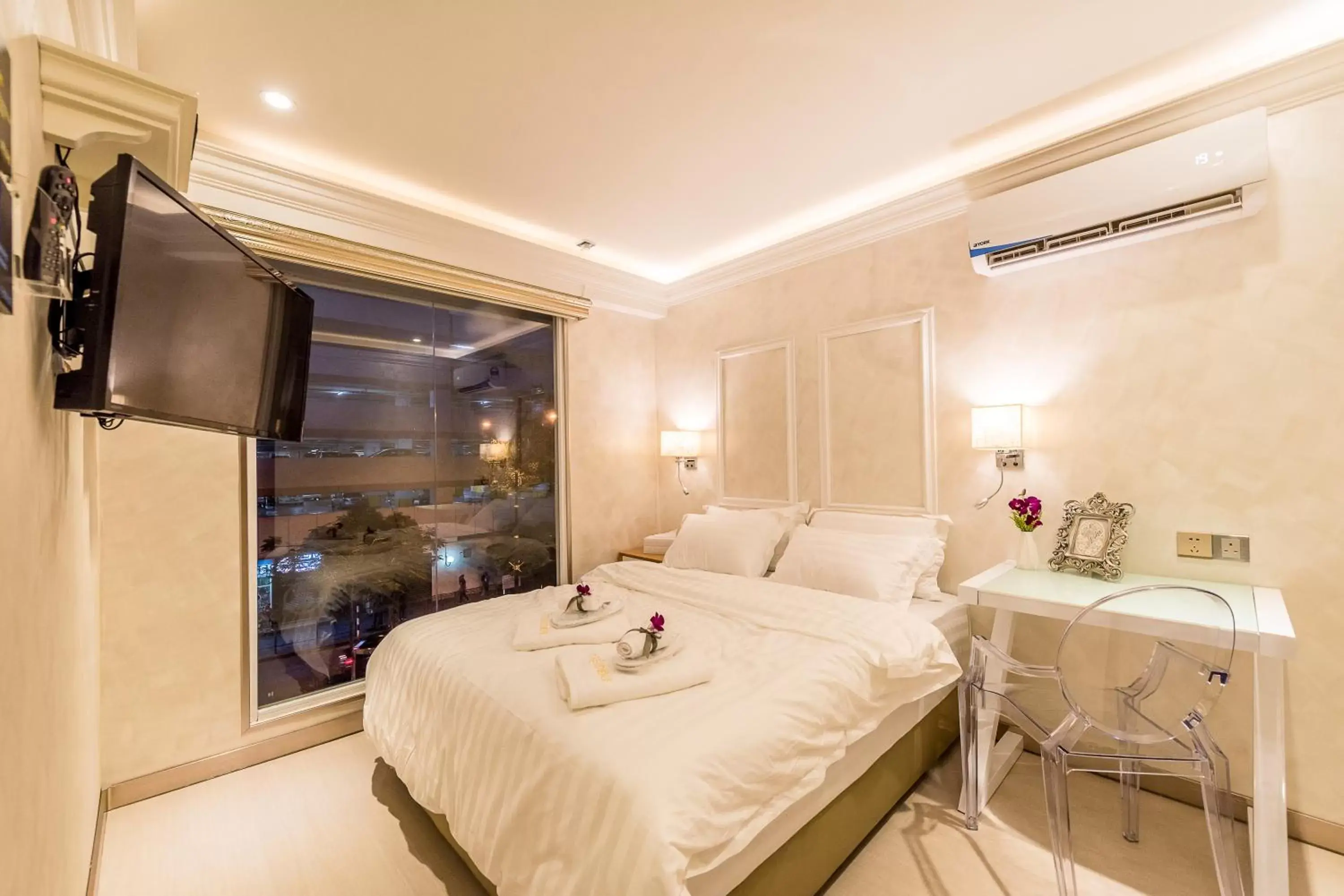 Superior Double Room in CJ Residence - Opposite Public Bank Centre Point Superior Double Room in CJ Residence - Opposite Public Bank Centre Point