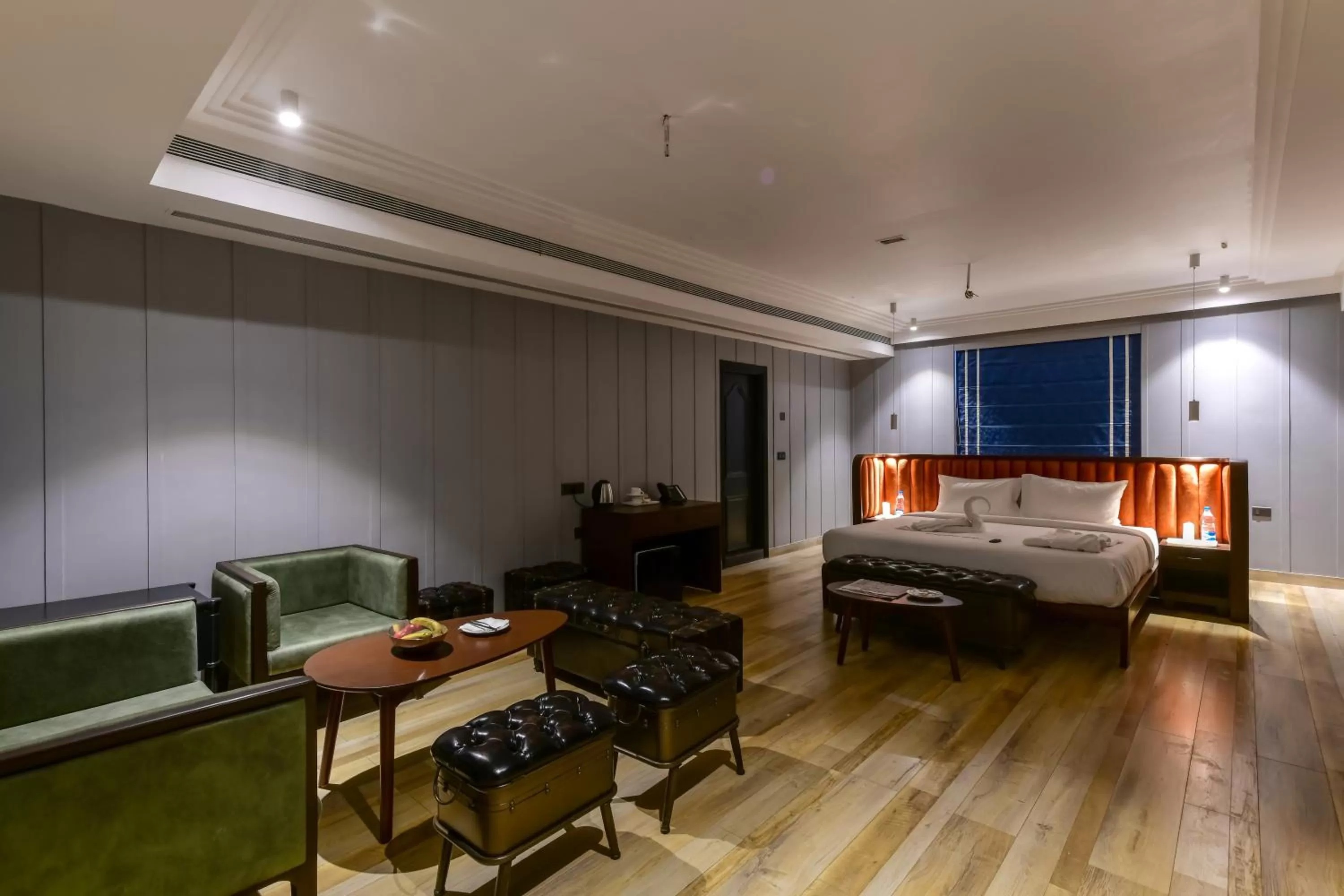 Photo of the whole room in The Downton Hotel