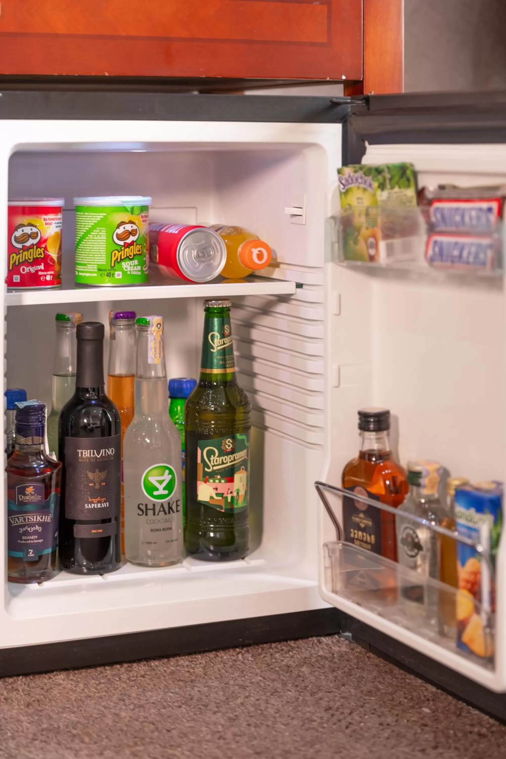 Kitchen or kitchenette, Drinks in Margo Palace Hotel