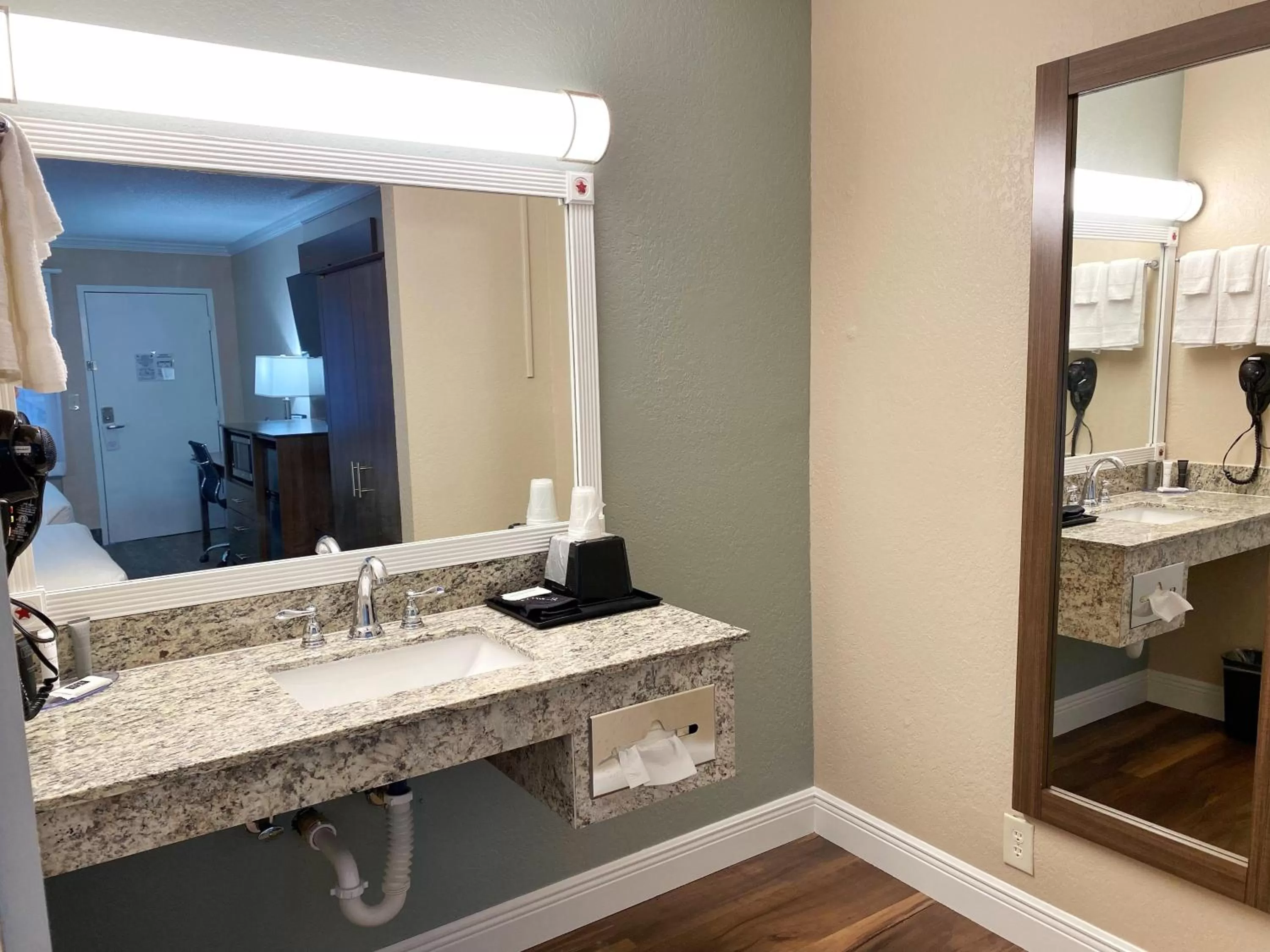 Bathroom in Roadstar Hotel Zephyrhills