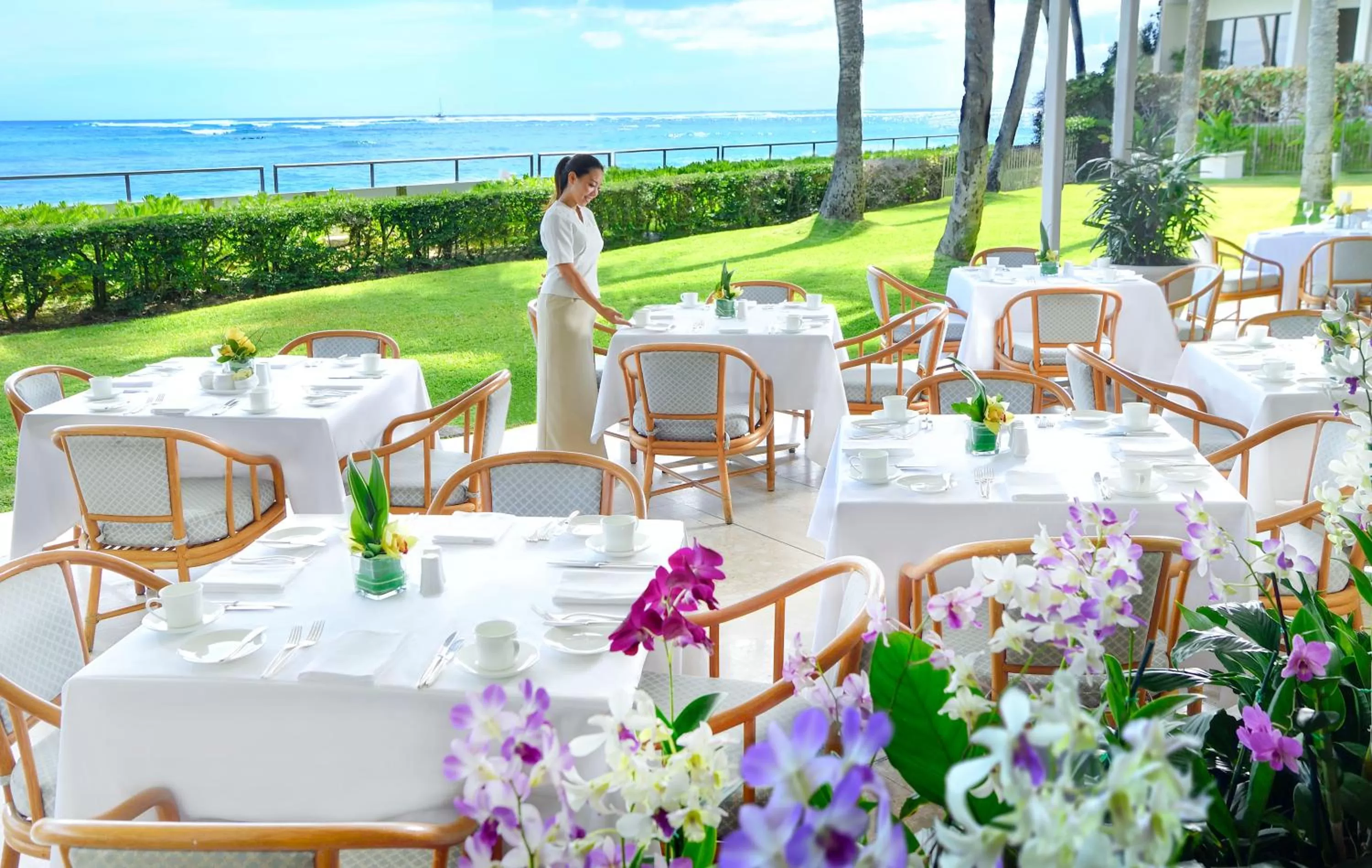 Restaurant/places to eat in Halekulani - NO RESORT FEE