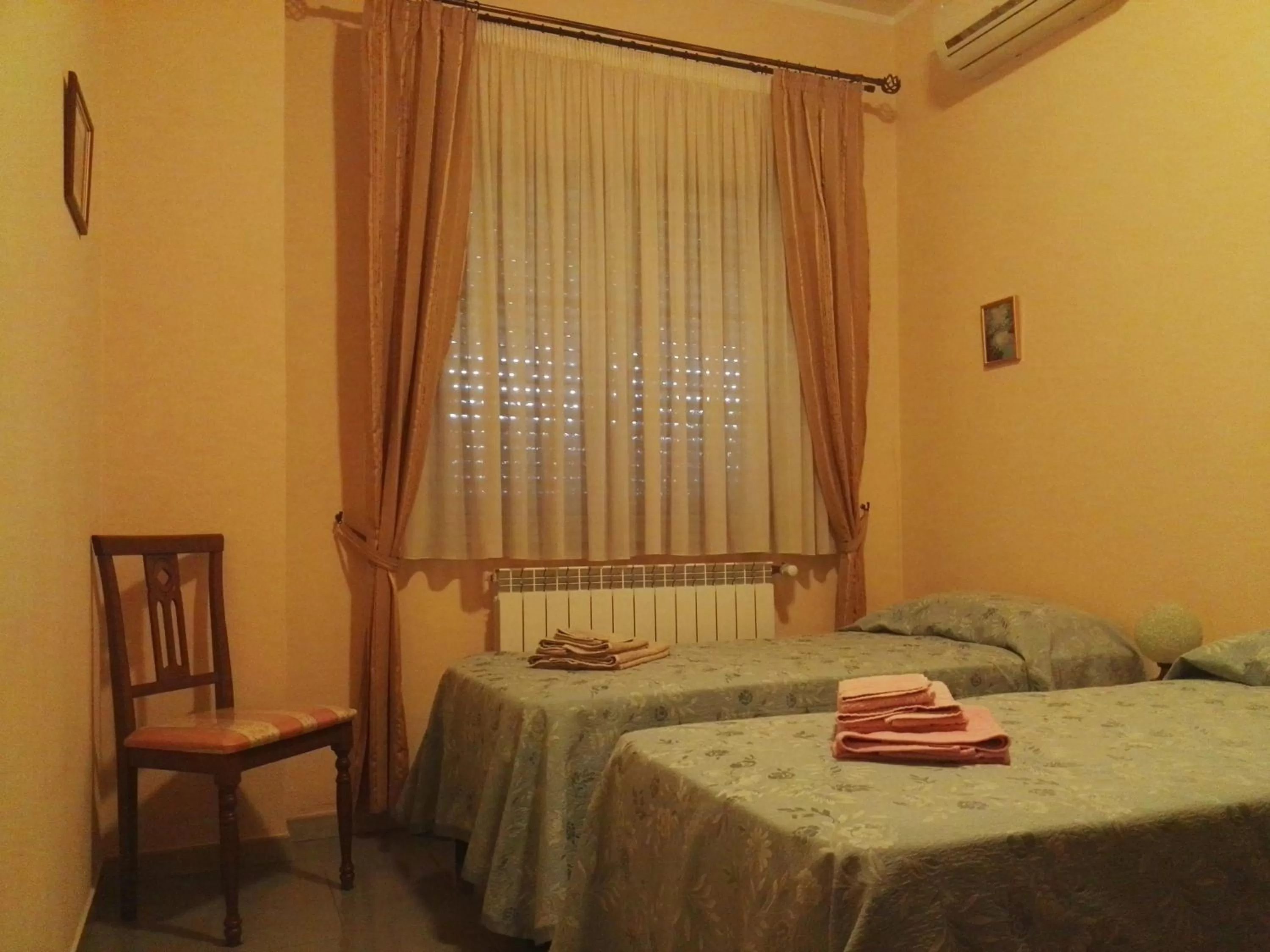 Bedroom, Bed in B&B Esperança