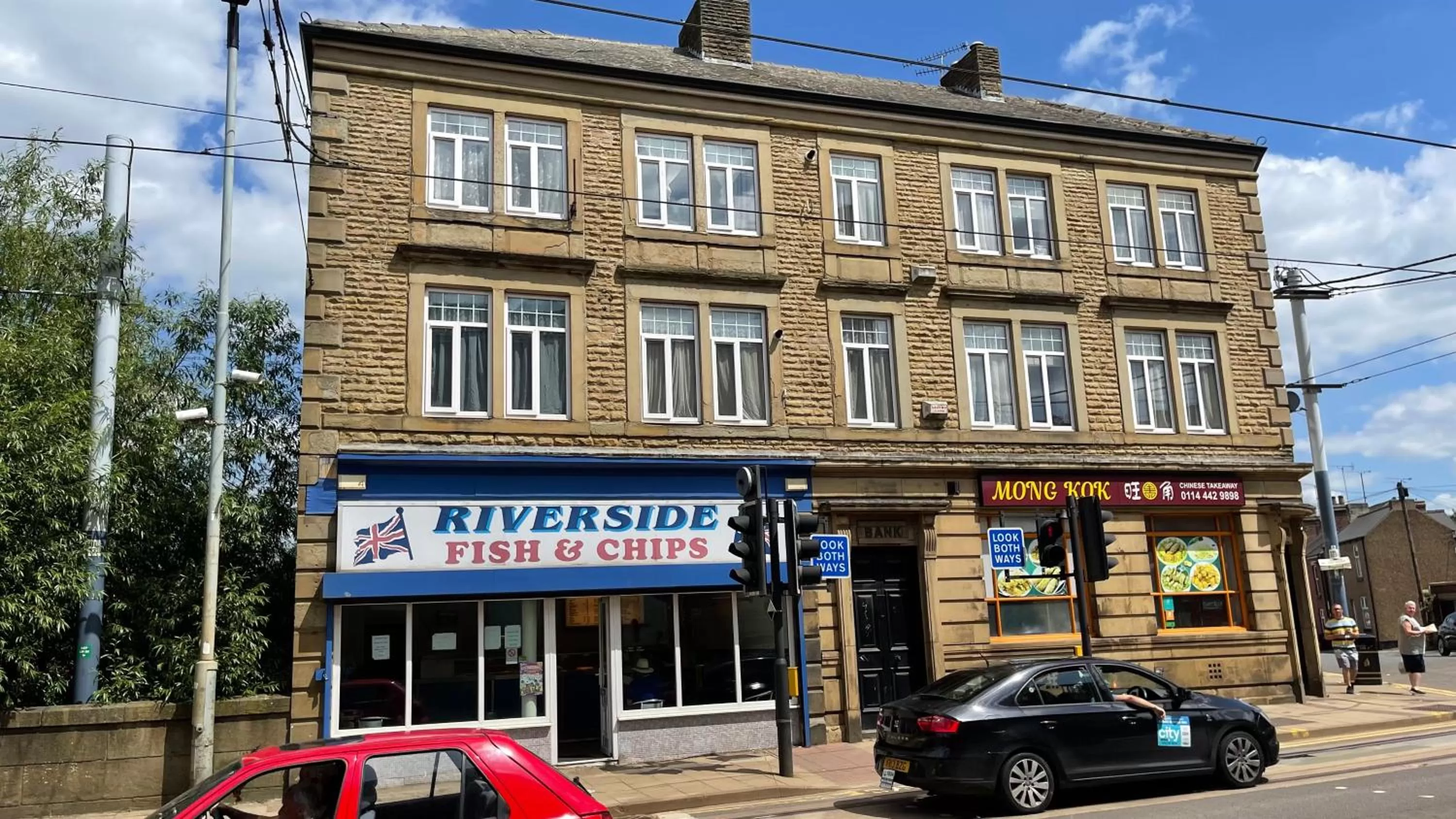 Property Building in William's Hillsborough Apartments