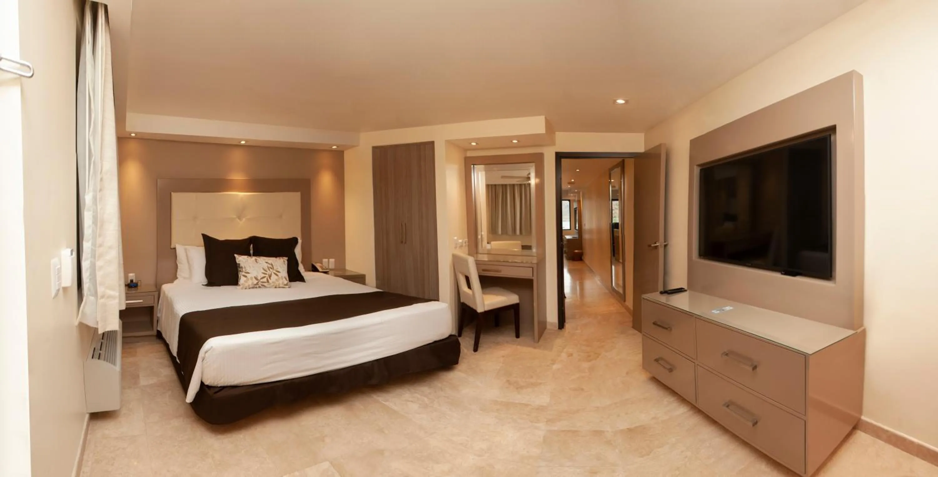 Deluxe Suite in Marinaterra Hotel & Spa