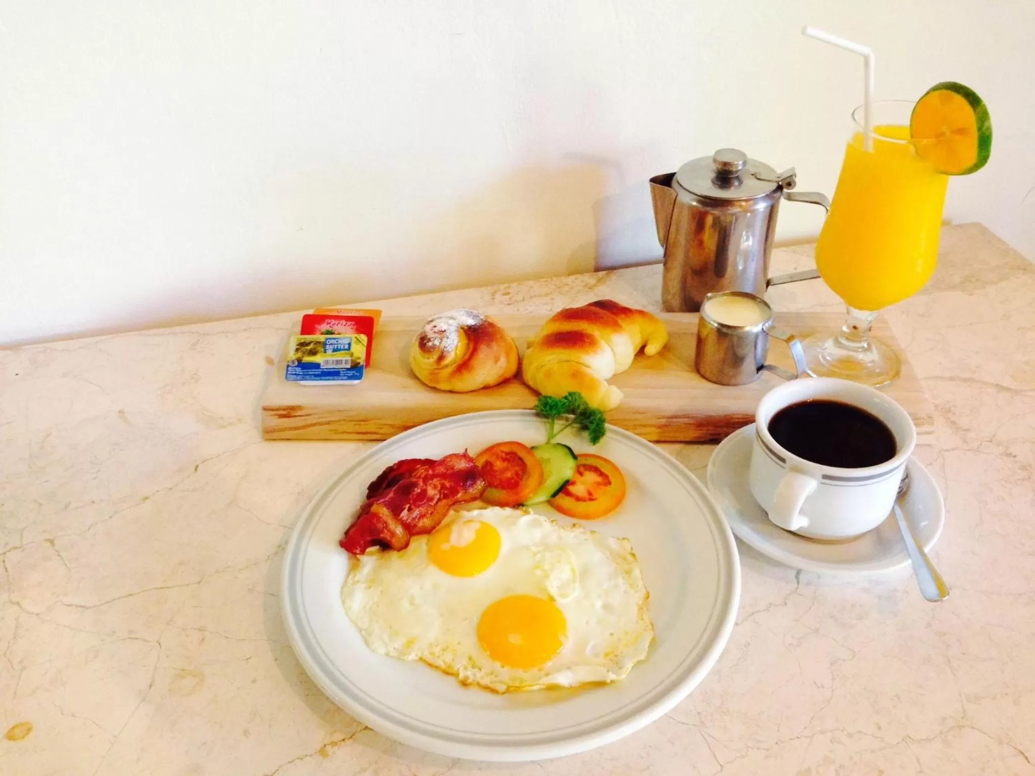 Food and drinks in Bumi Ayu Bungalow Sanur