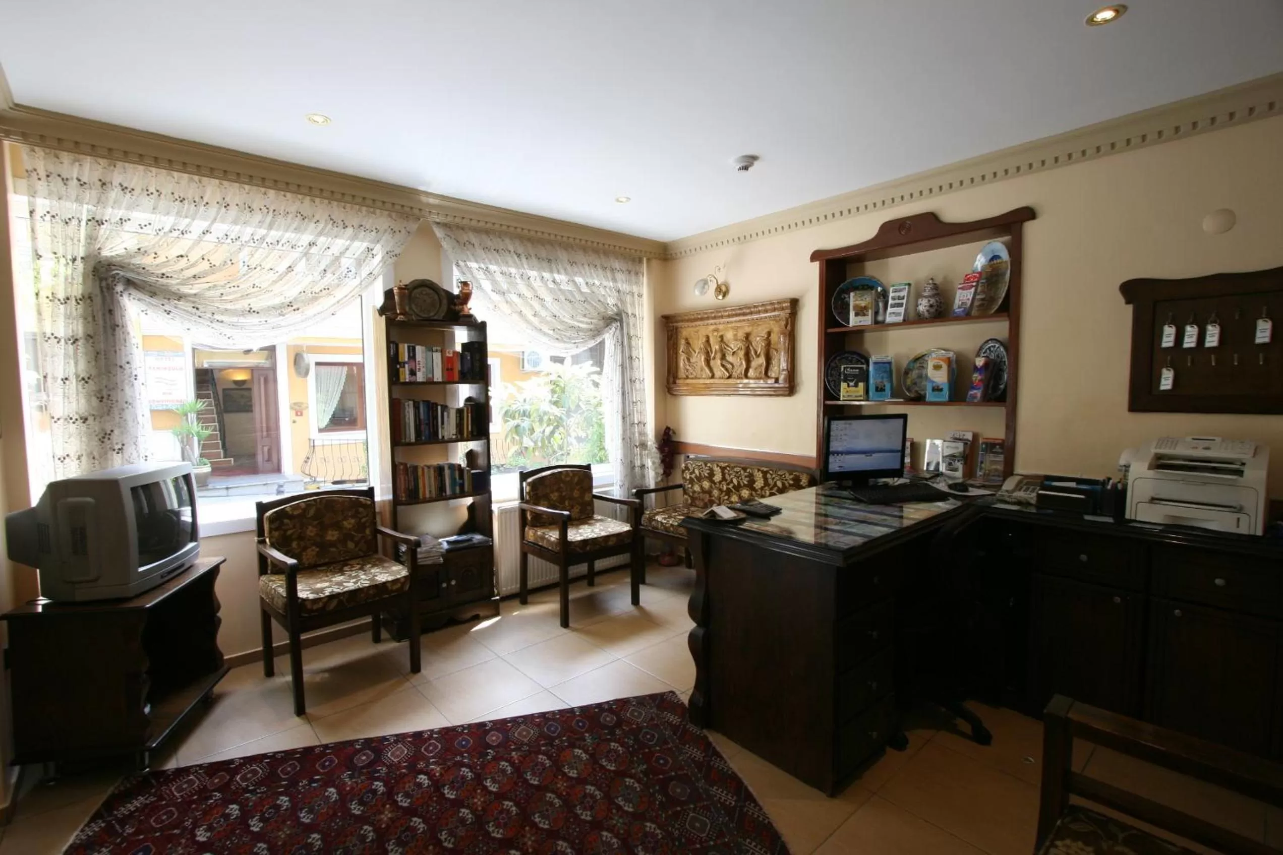 Day in Hanedan Hotel