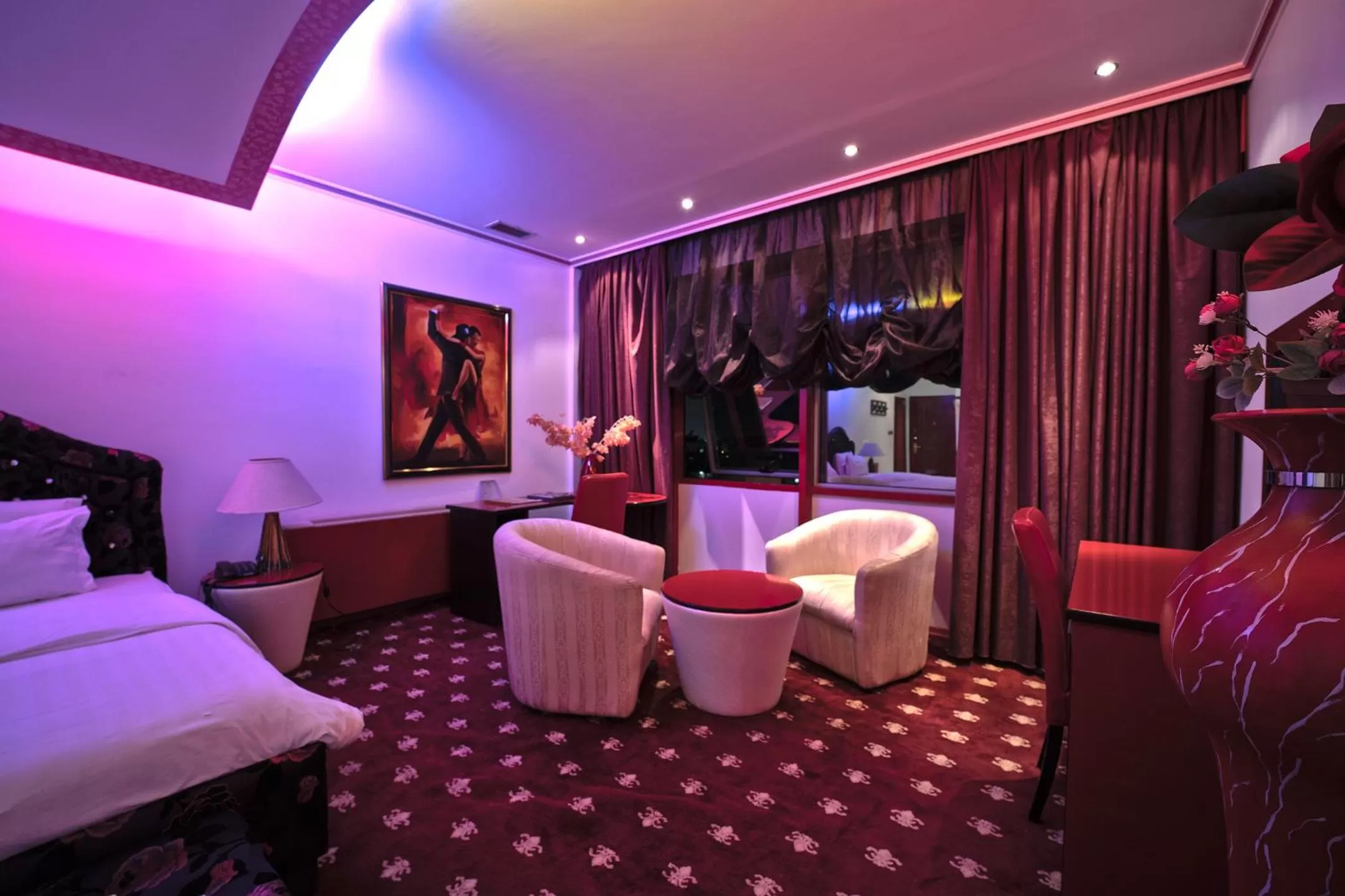 Hot Tub in Hotel Rosa Blu