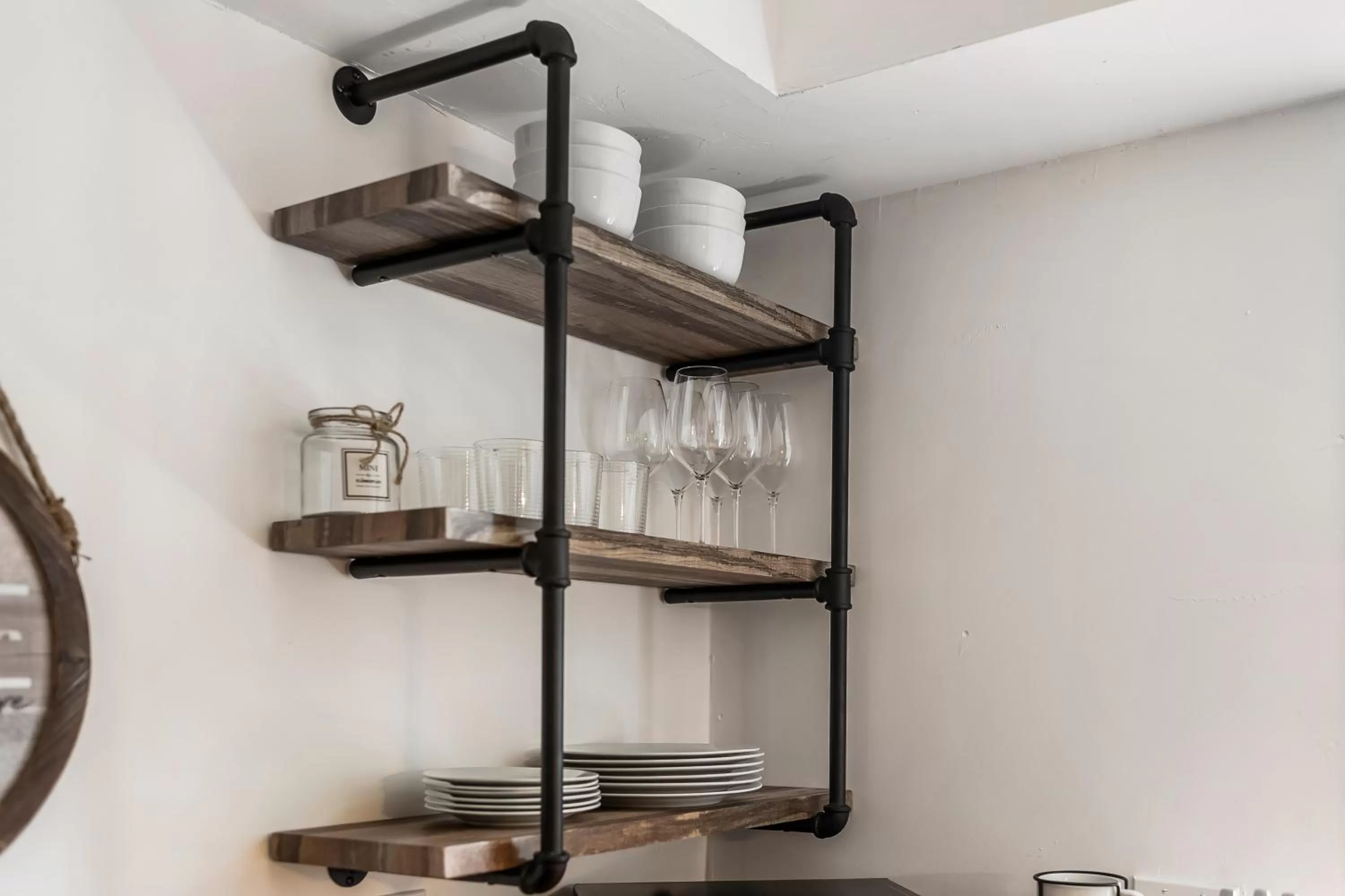 Kitchen or kitchenette in Alani Bay Premium Condos