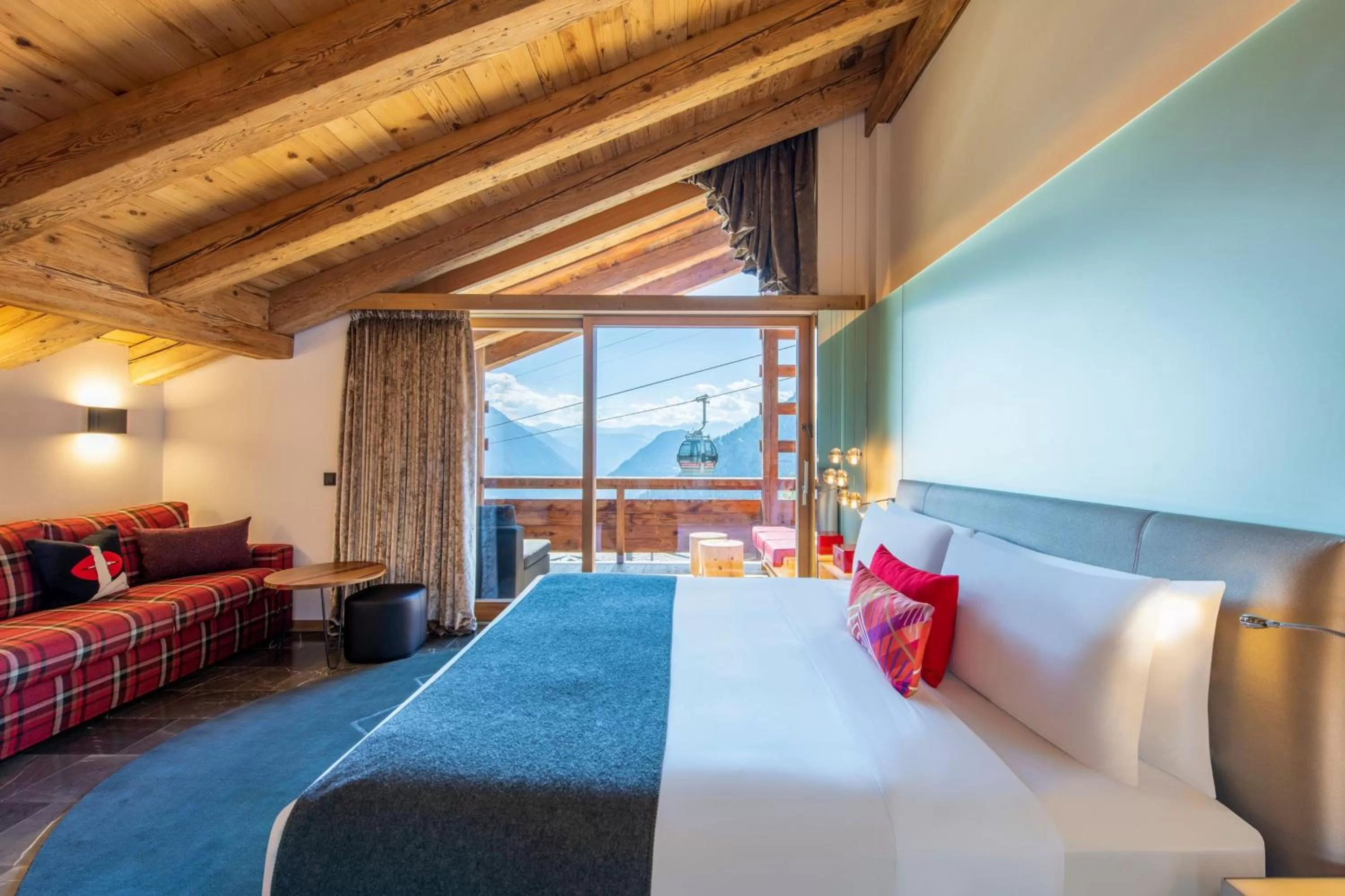 Photo of the whole room, Bed in W Verbier