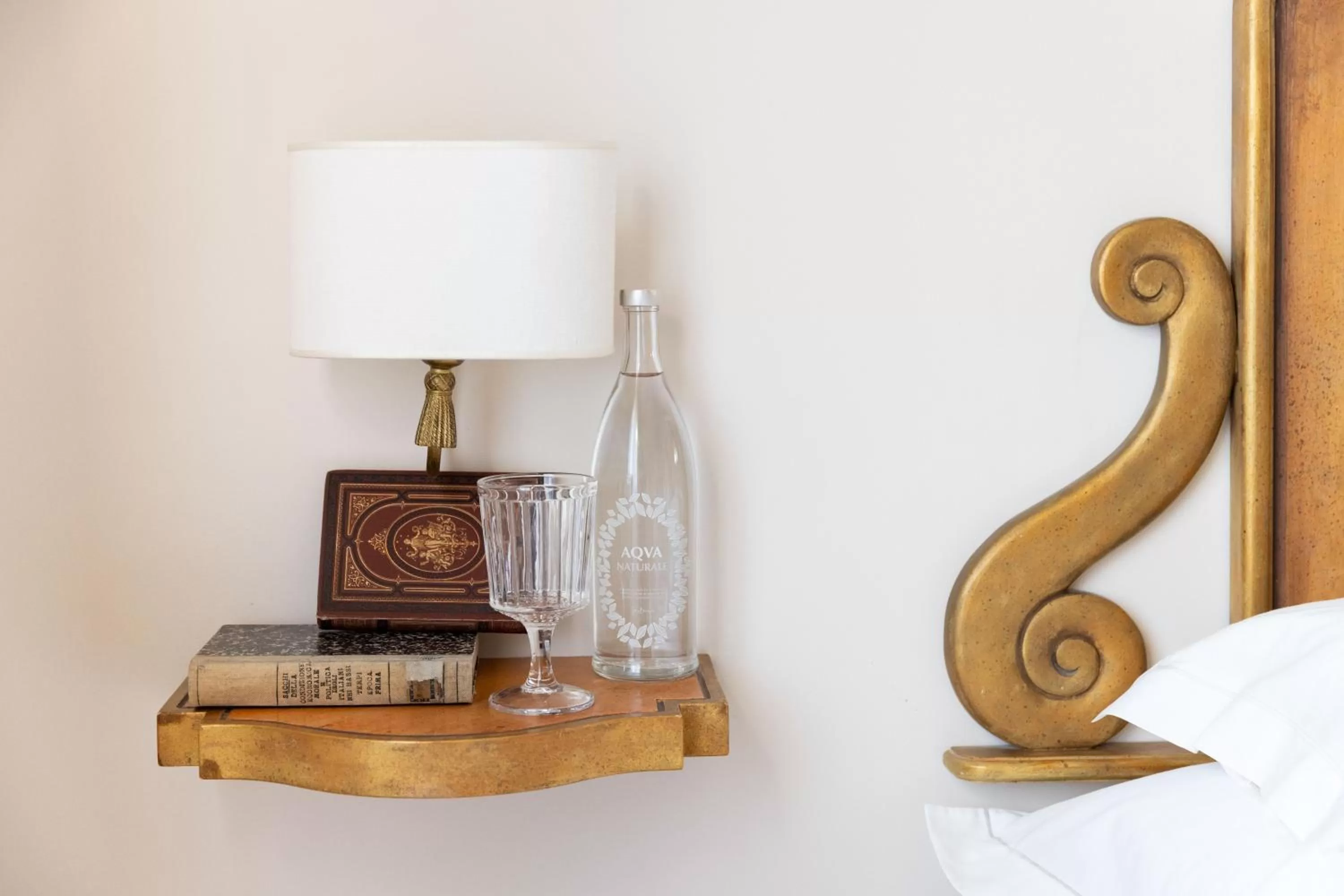 Decorative detail, Bed in Taodomus Boutique Hotel