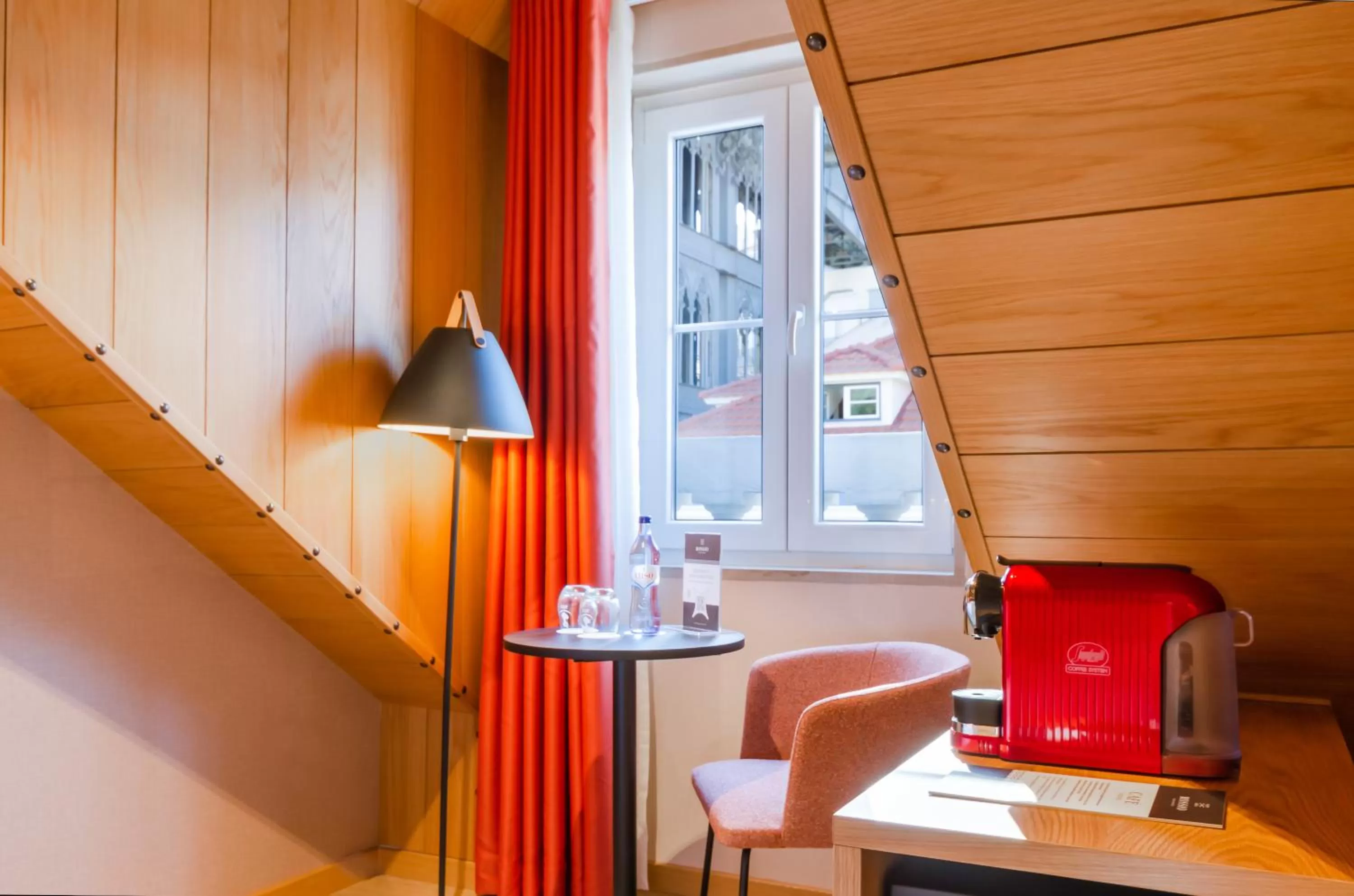 Coffee/tea facilities in Rossio Plaza Hotel