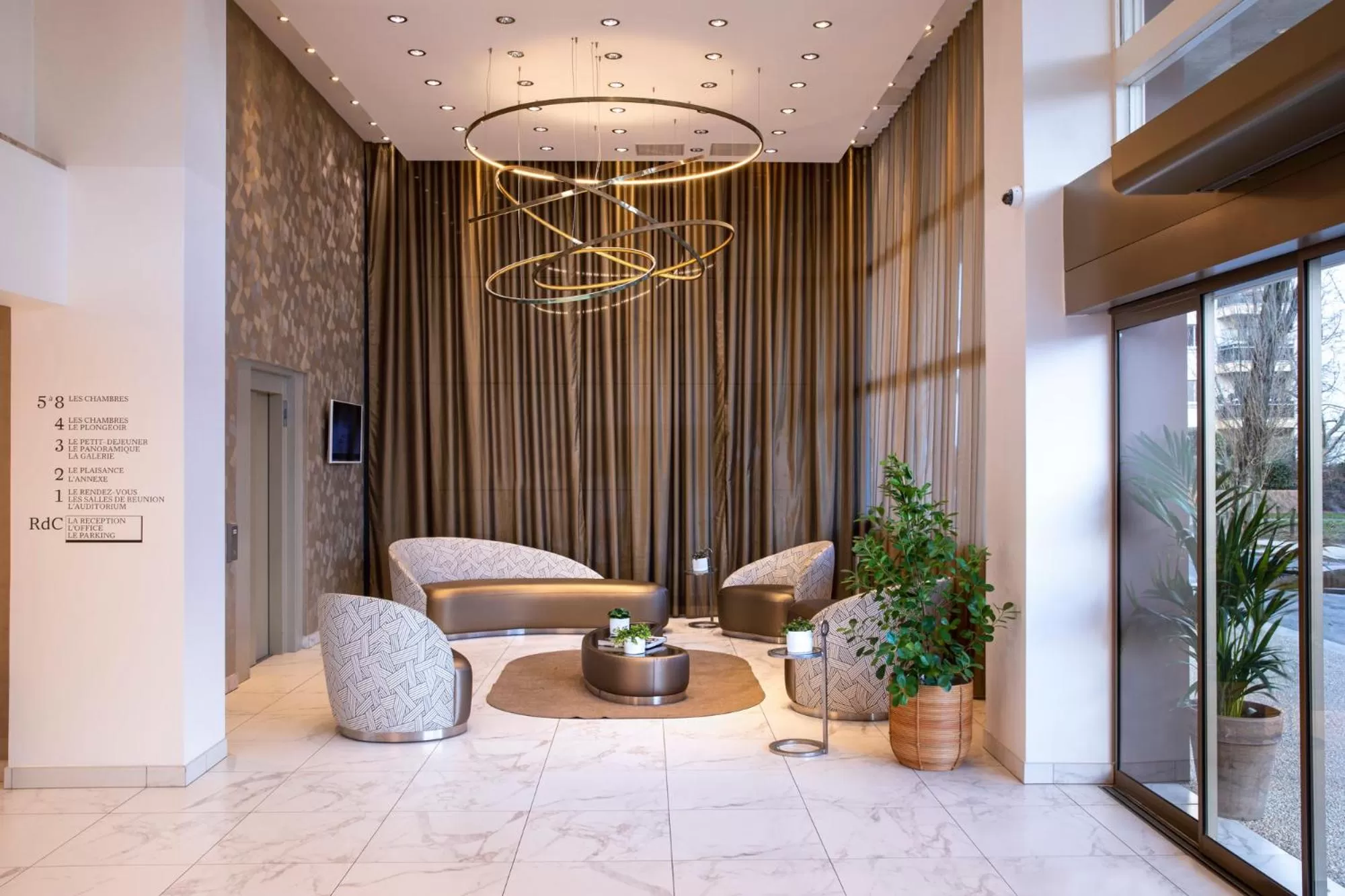 Lobby or reception in Hôtel du Port