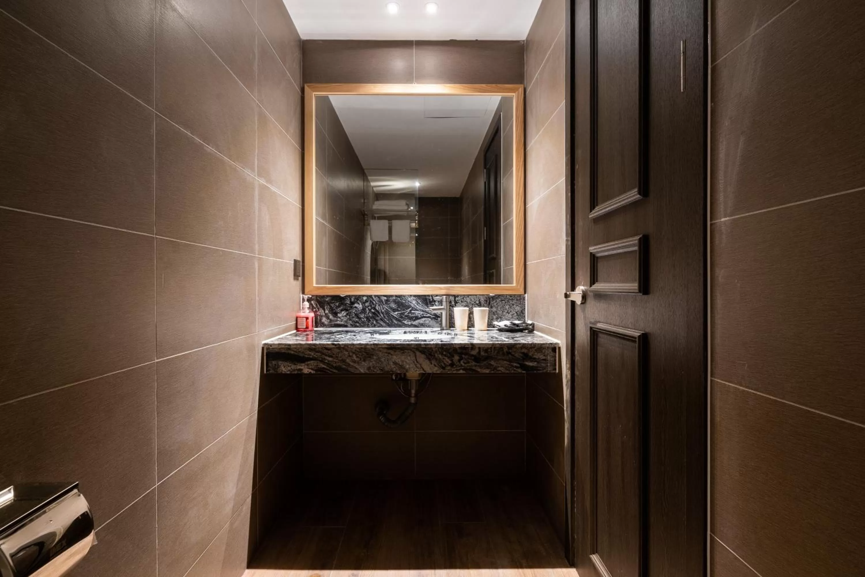 Shower in Haven Hut Hotel