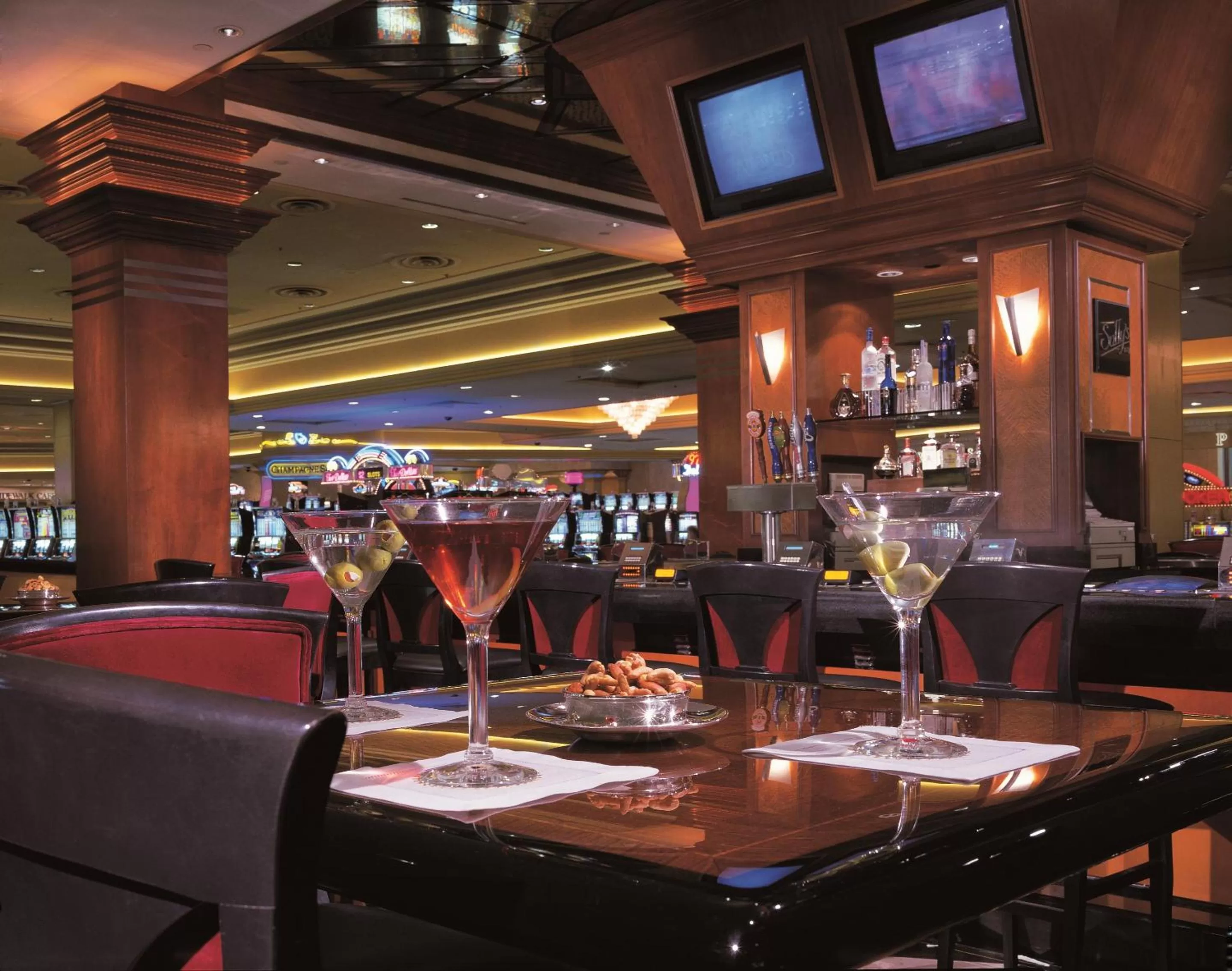 Lounge or bar in Horseshoe Las Vegas