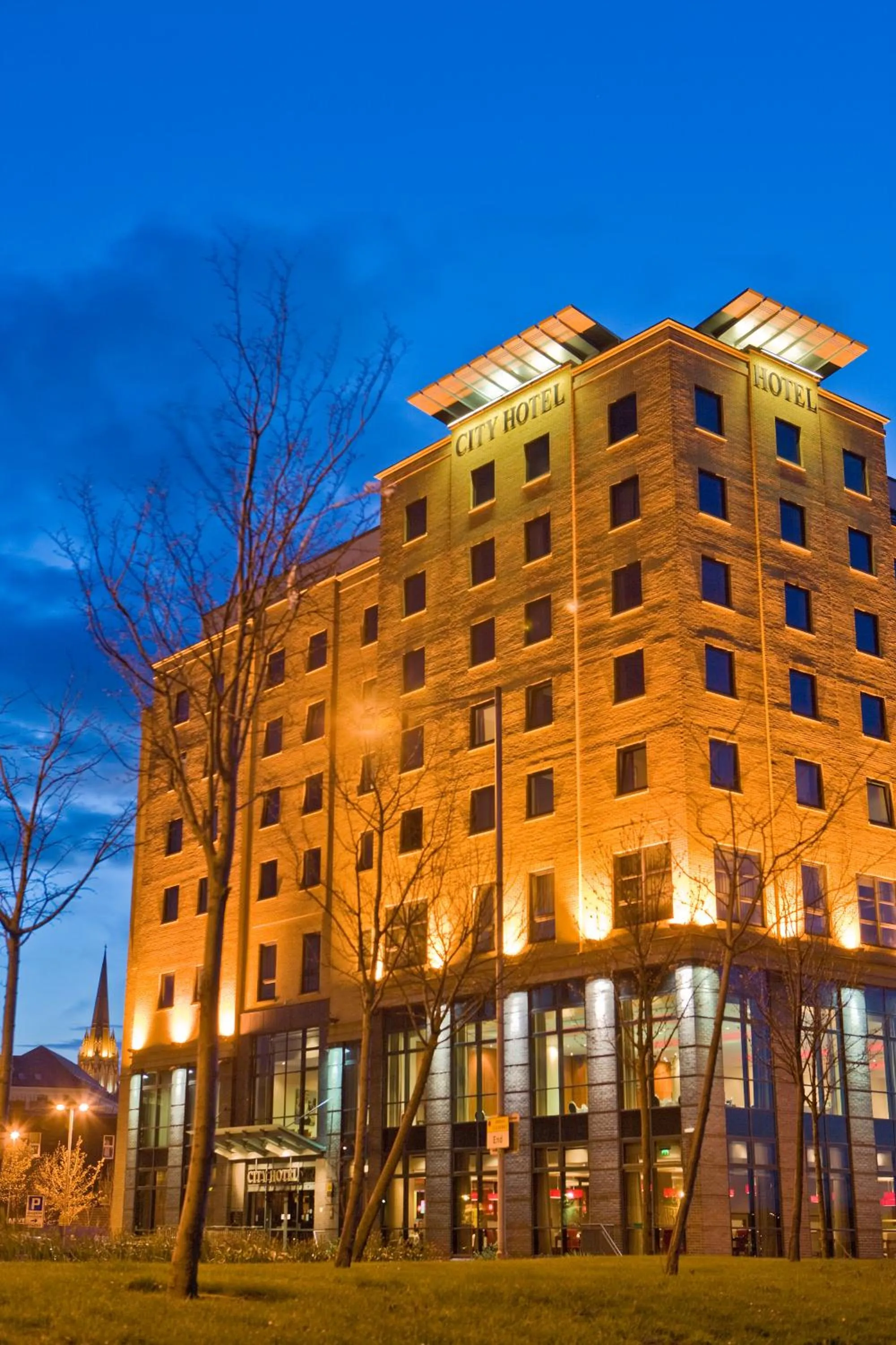 Facade/entrance in City Hotel
