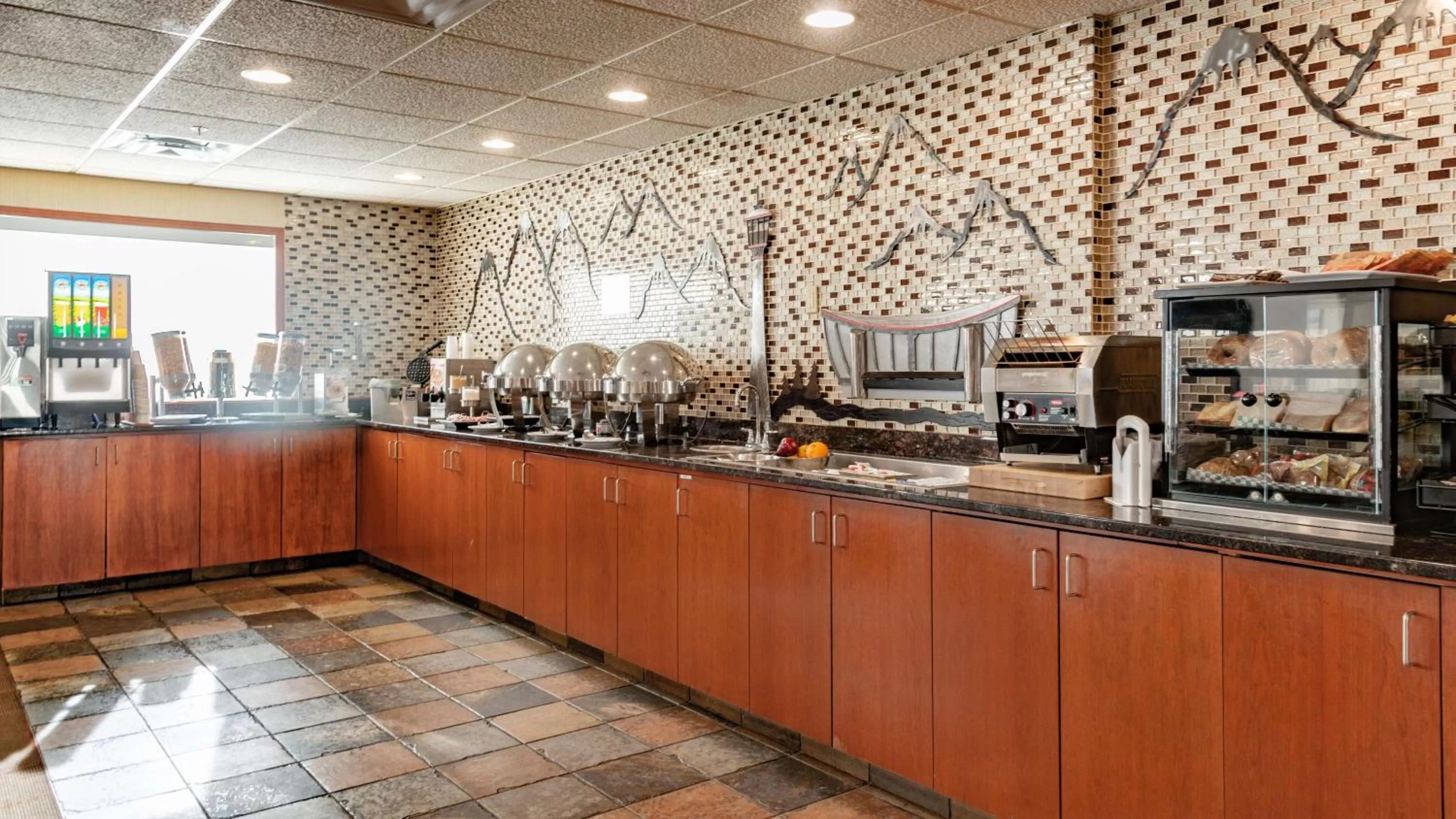 Breakfast in Service Plus Inns and Suites Calgary