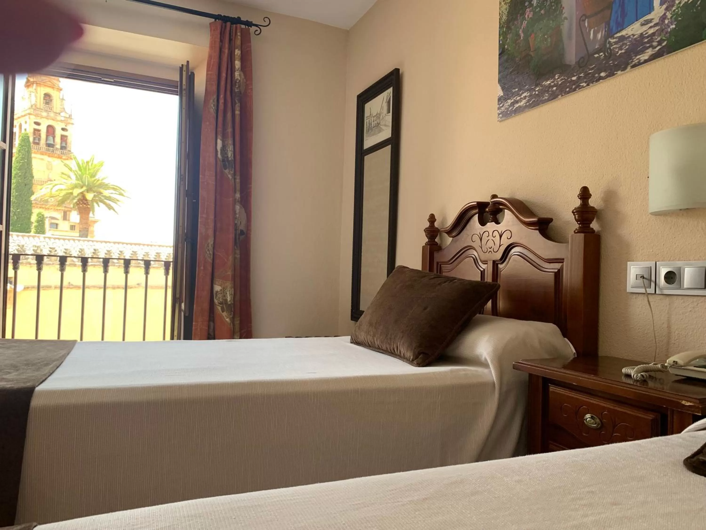 Photo of the whole room, Bed in Hotel Casa Museo de la Mezquita