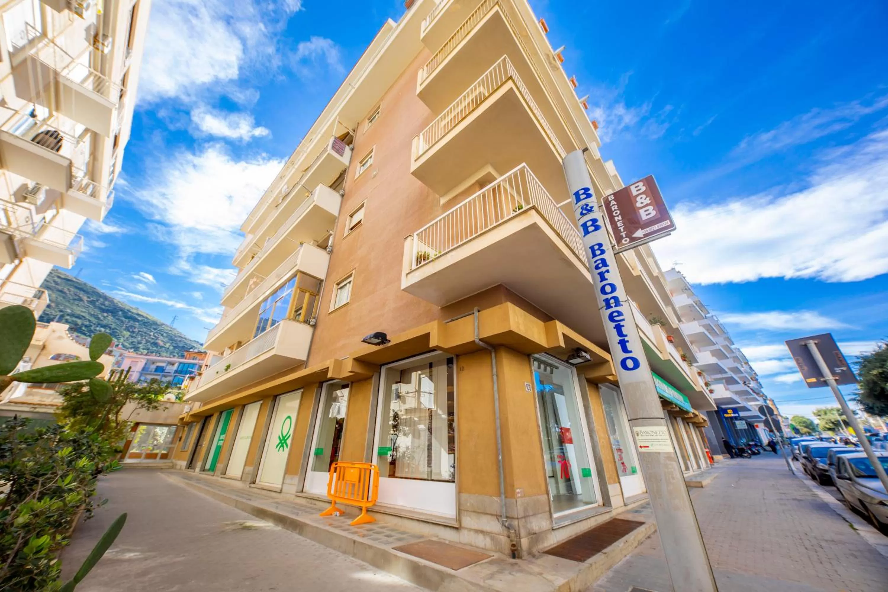 Facade/entrance in Baronetto B&B