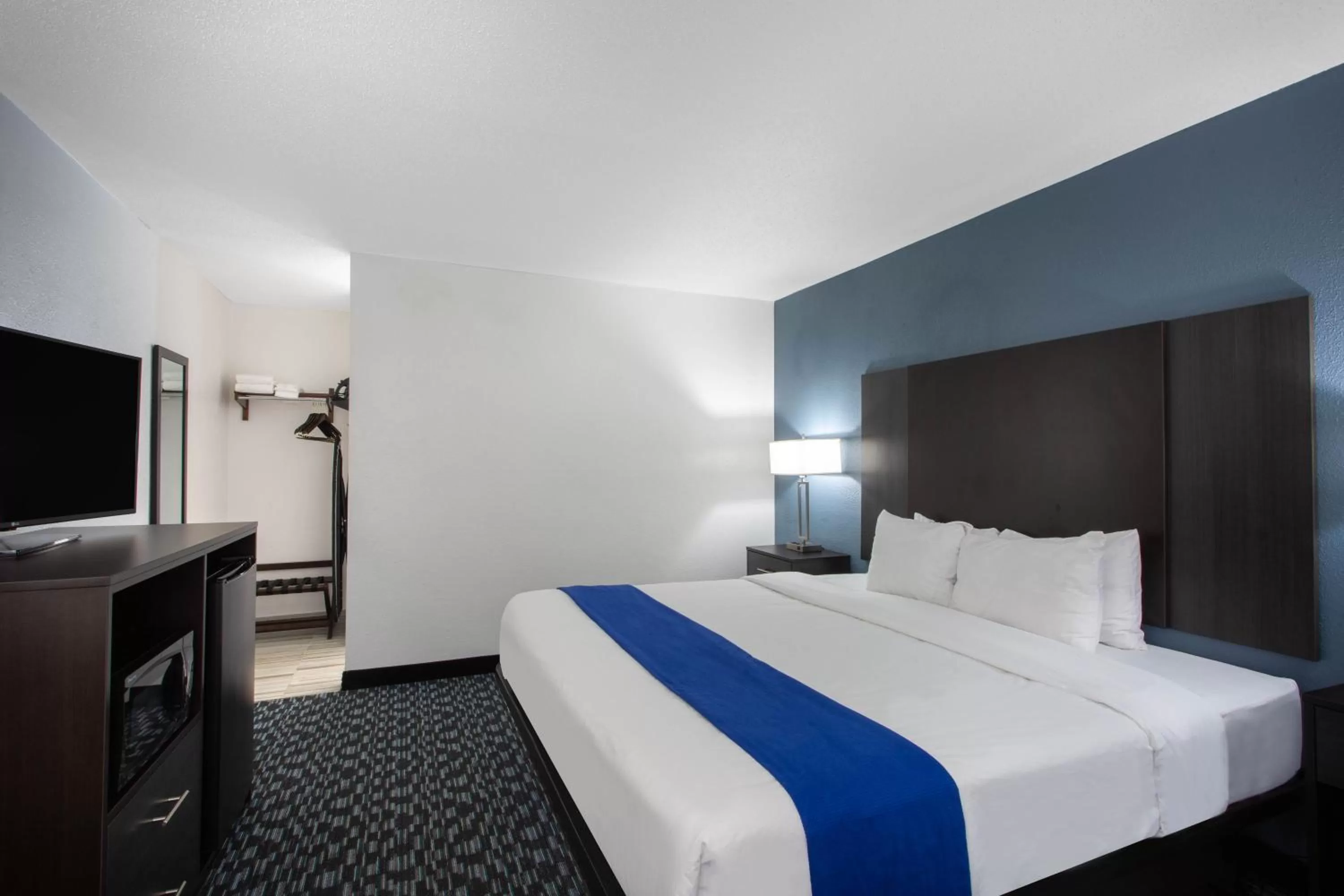 University Inn & Suites