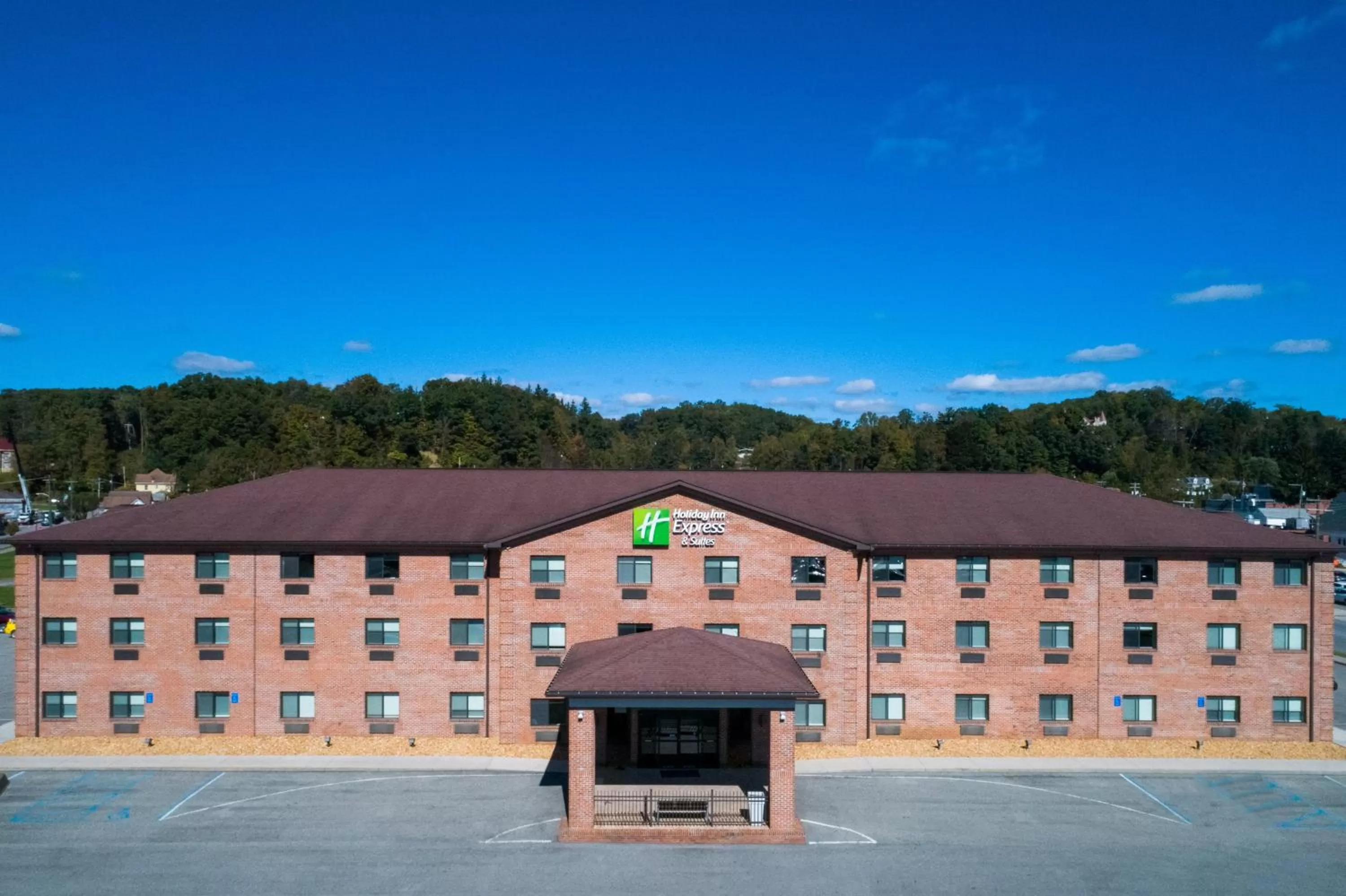 Property building in Holiday Inn Express Hotel & Suites Elkins by IHG