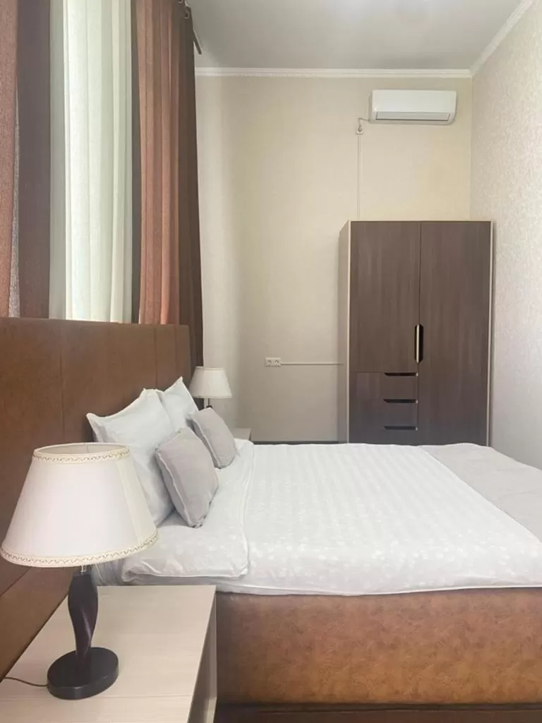 Budget Double Room in Caravan Hotel