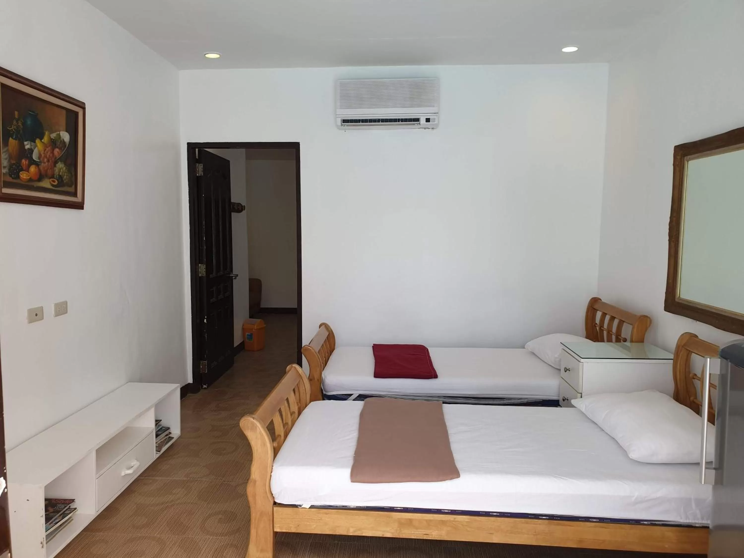 Bed in Raya Del Sol Dive Resort