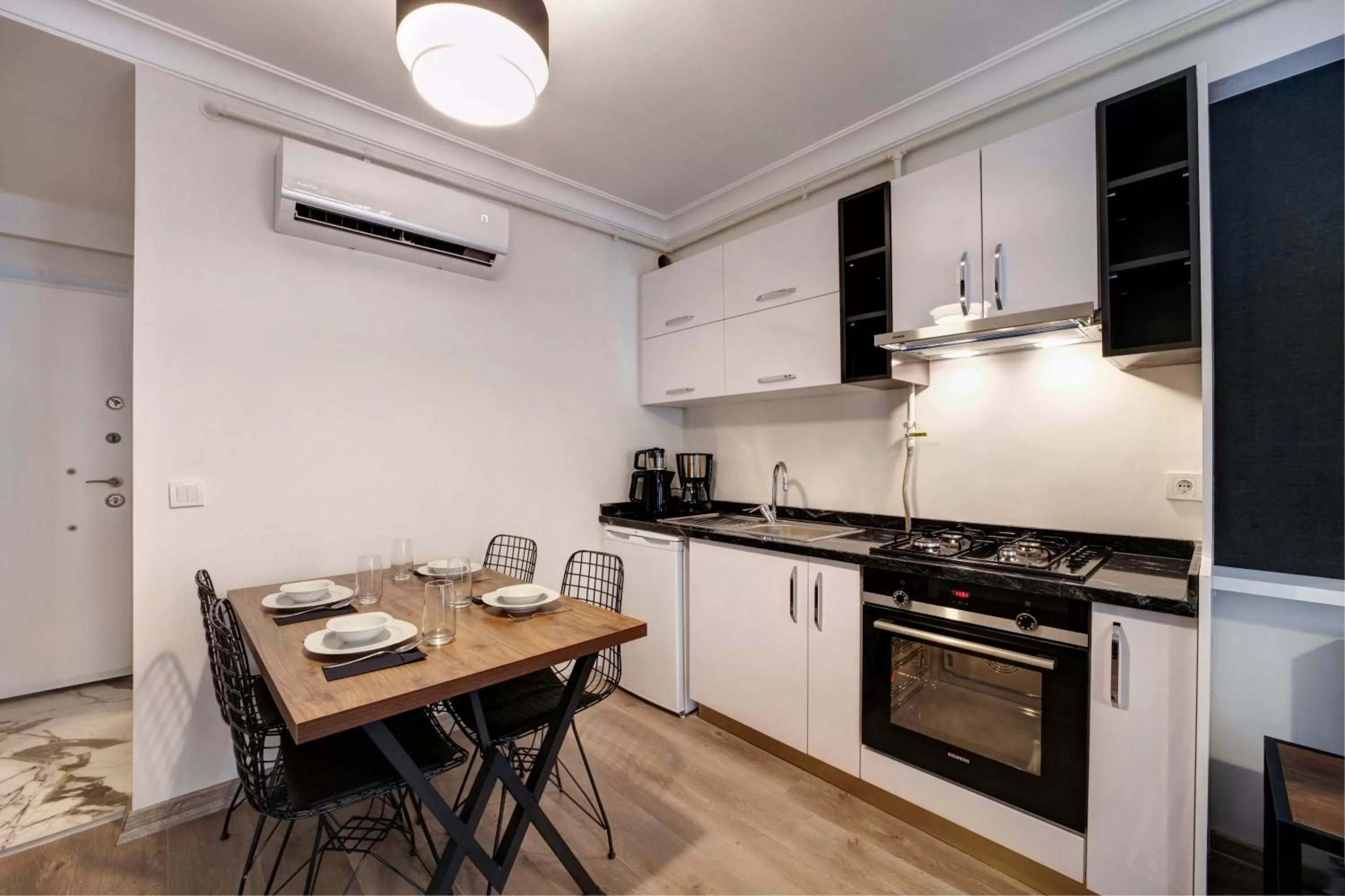 Dining area in Etiz Hotels & Residences