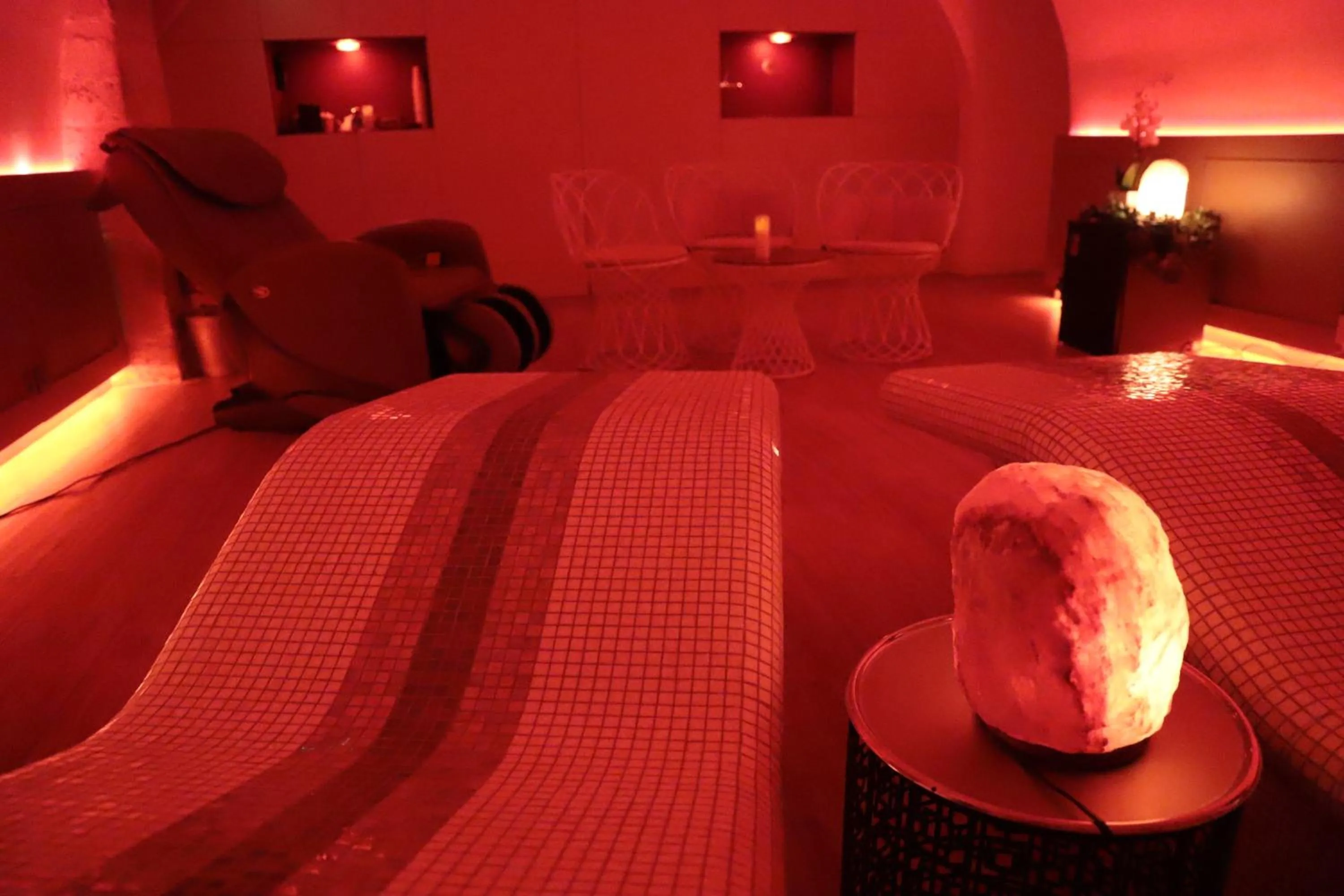 Spa and wellness centre/facilities, Bed in Hôtel Brésil Opéra SPA