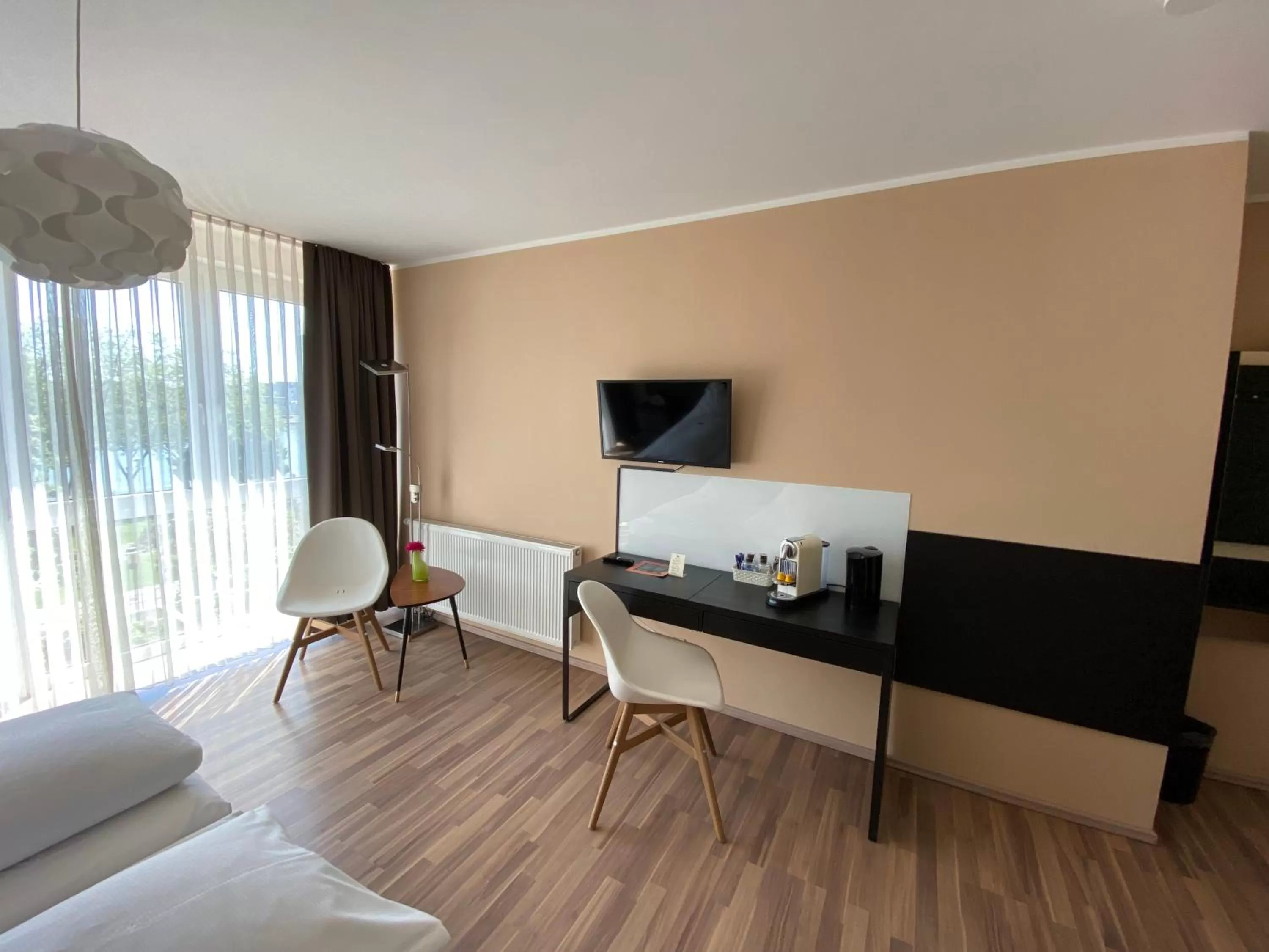 TV and multimedia, Bed in Hotel Drei Kronen