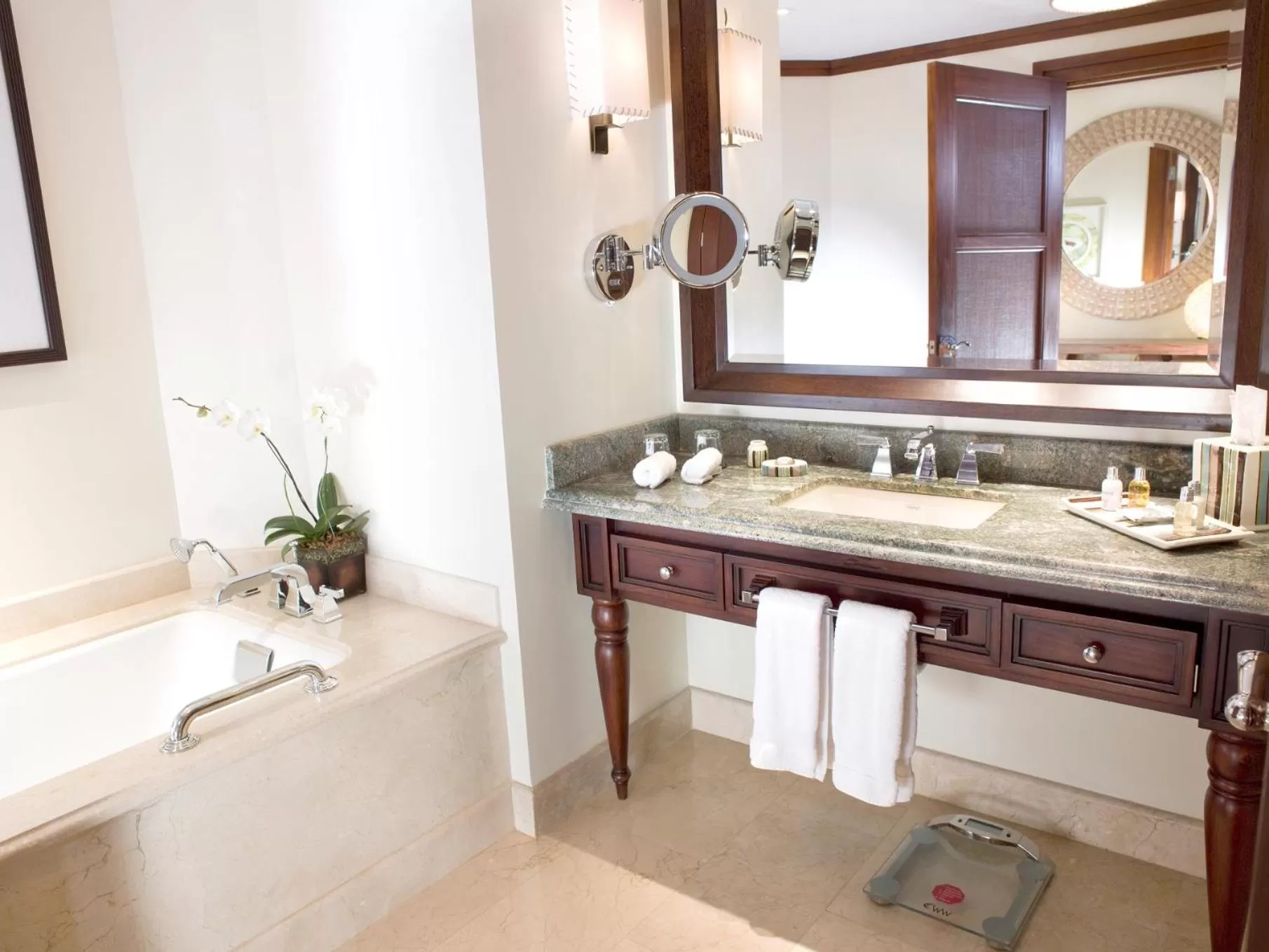 Shower in InterContinental Costa Rica at Multiplaza Mall by IHG