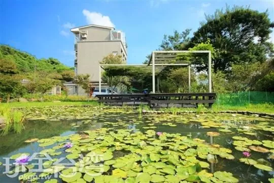 Property Building in Rainbow Bridge B&B